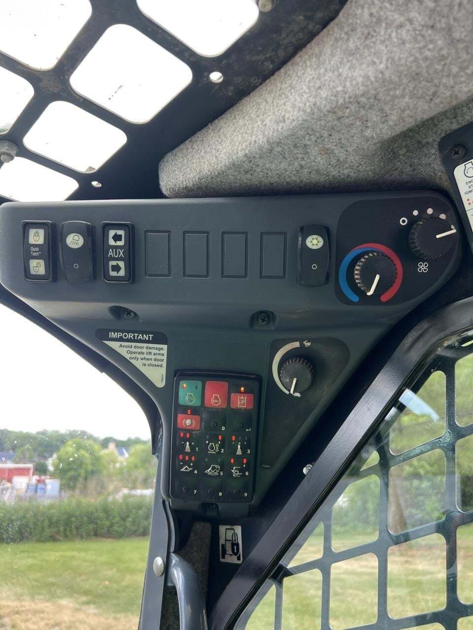 2022 Deere 325G Skid Steer