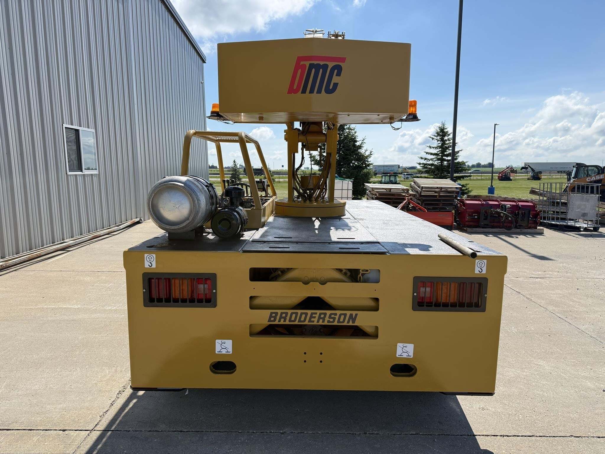 2004 Broderson IC80-3G Crane