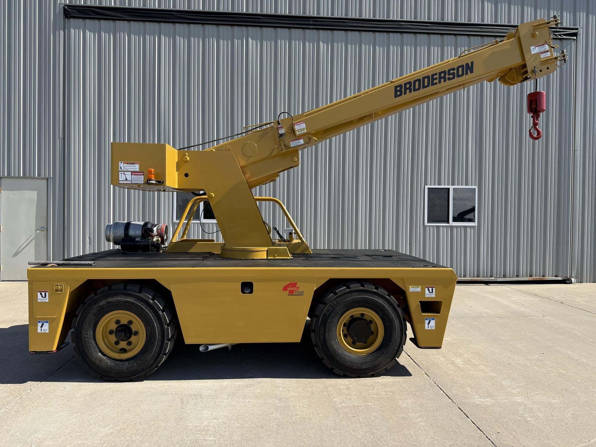 2004 Broderson IC80-3G Crane