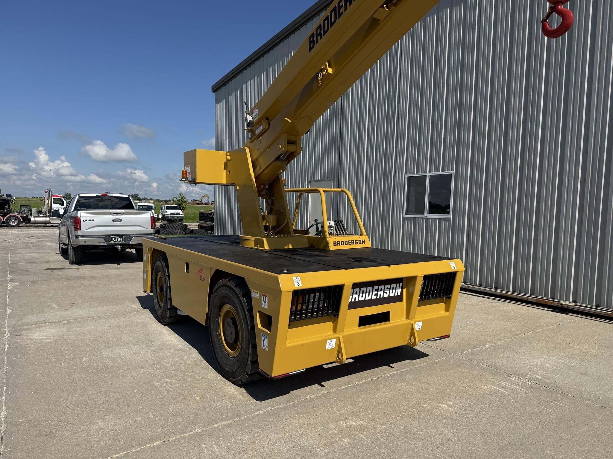 2004 Broderson IC80-3G Crane
