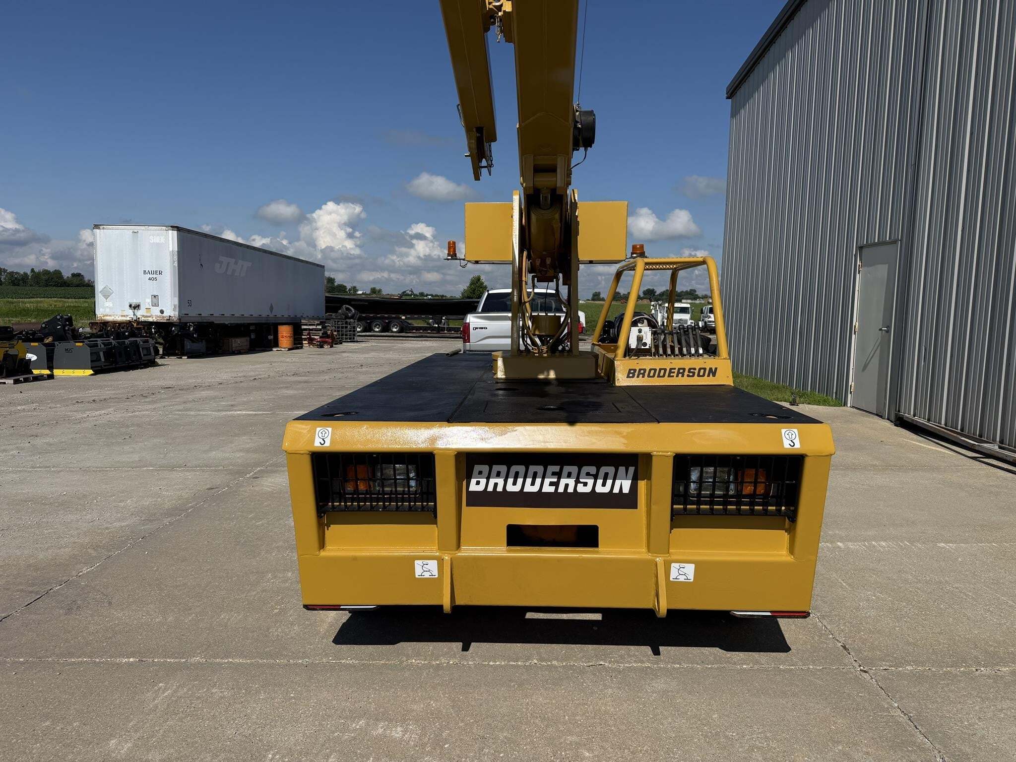 2004 Broderson IC80-3G Crane