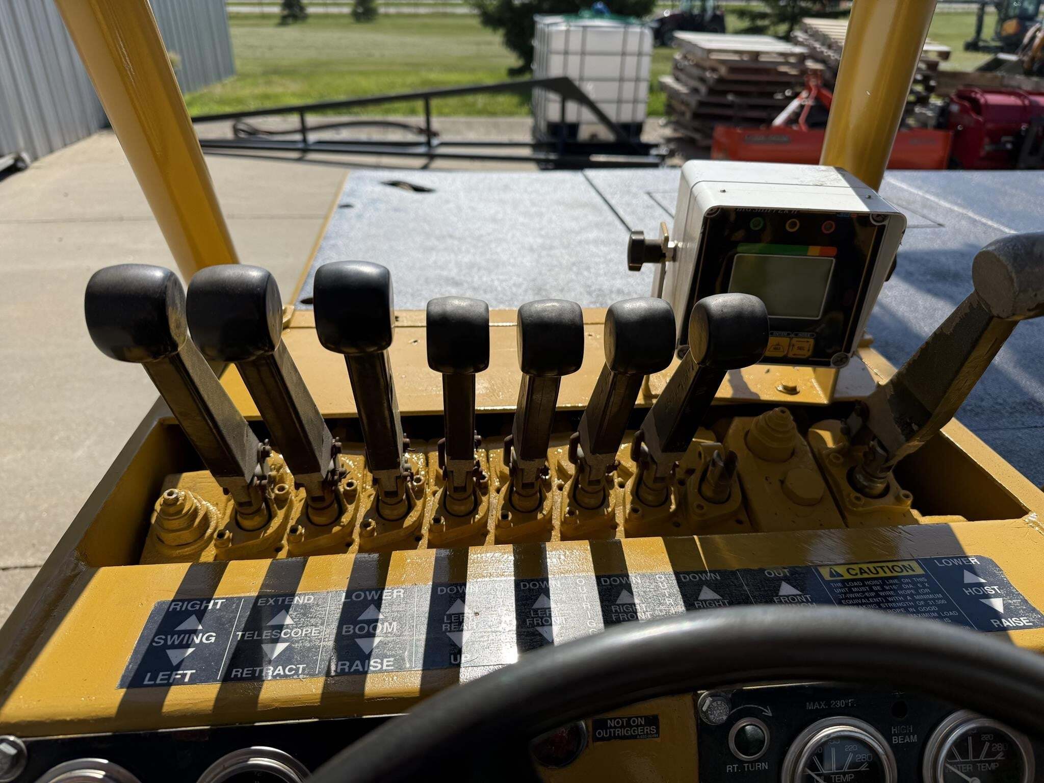 2004 Broderson IC80-3G Crane
