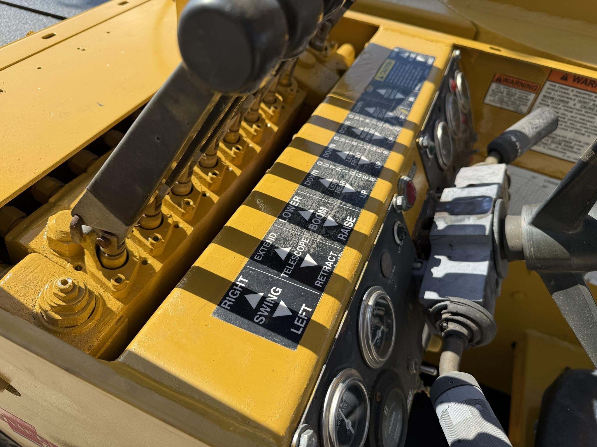 2004 Broderson IC80-3G Crane