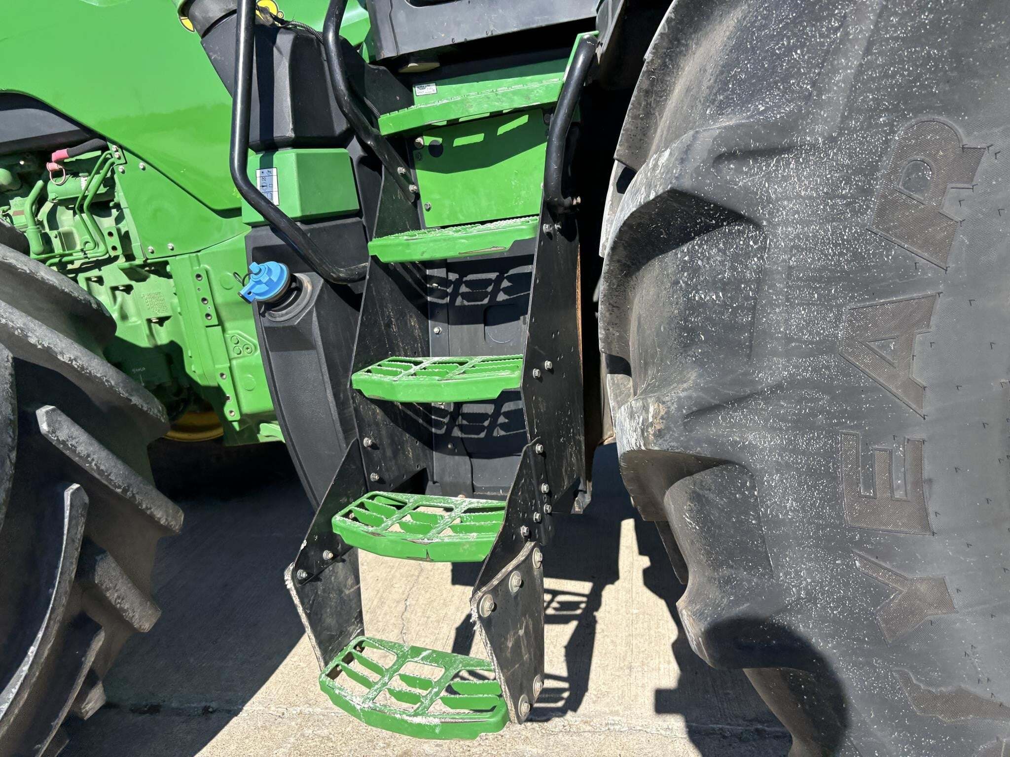 2022 John Deere 8R 340 Tractor
