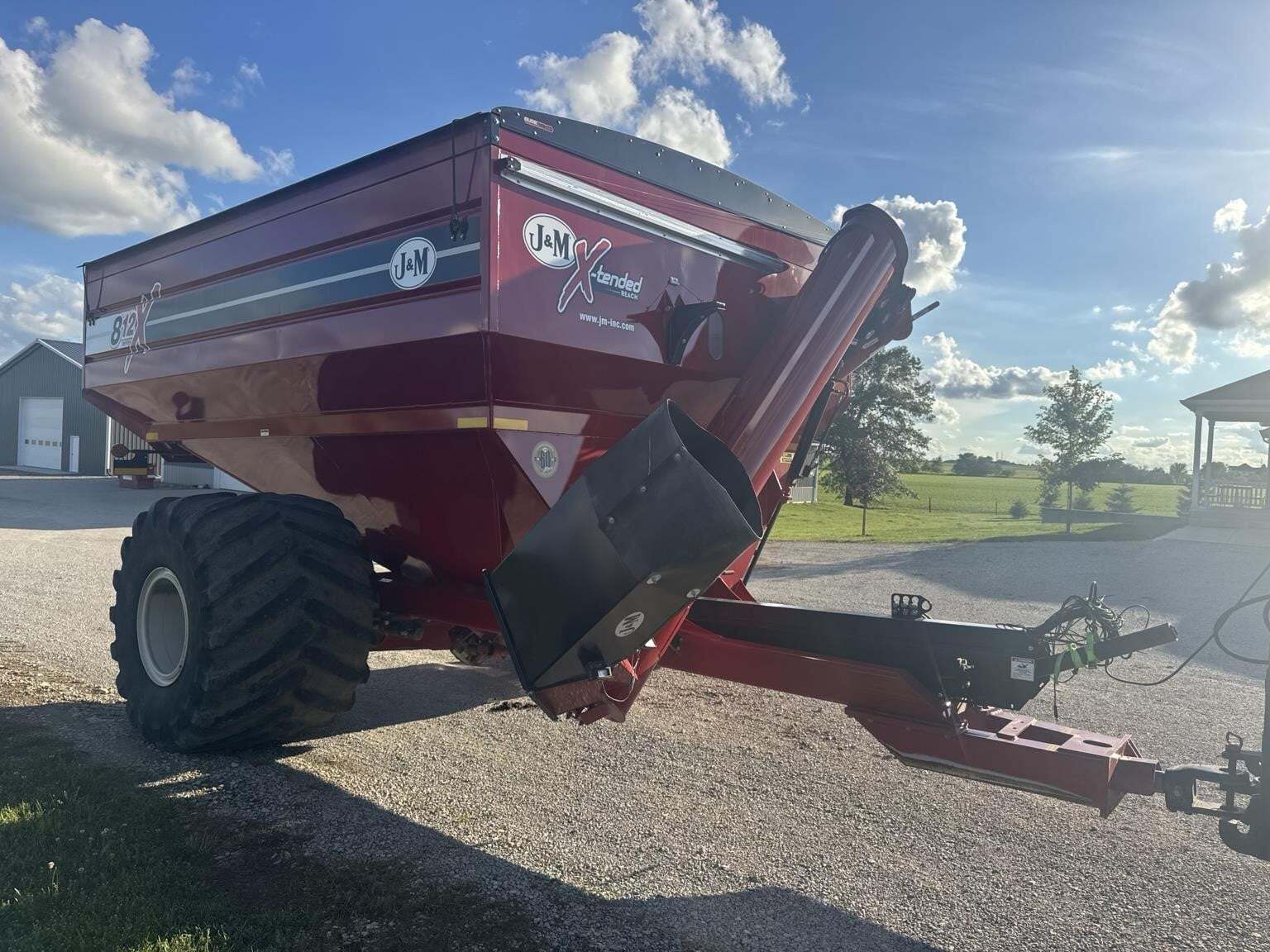 2020 J&M 812-18 Grain Cart