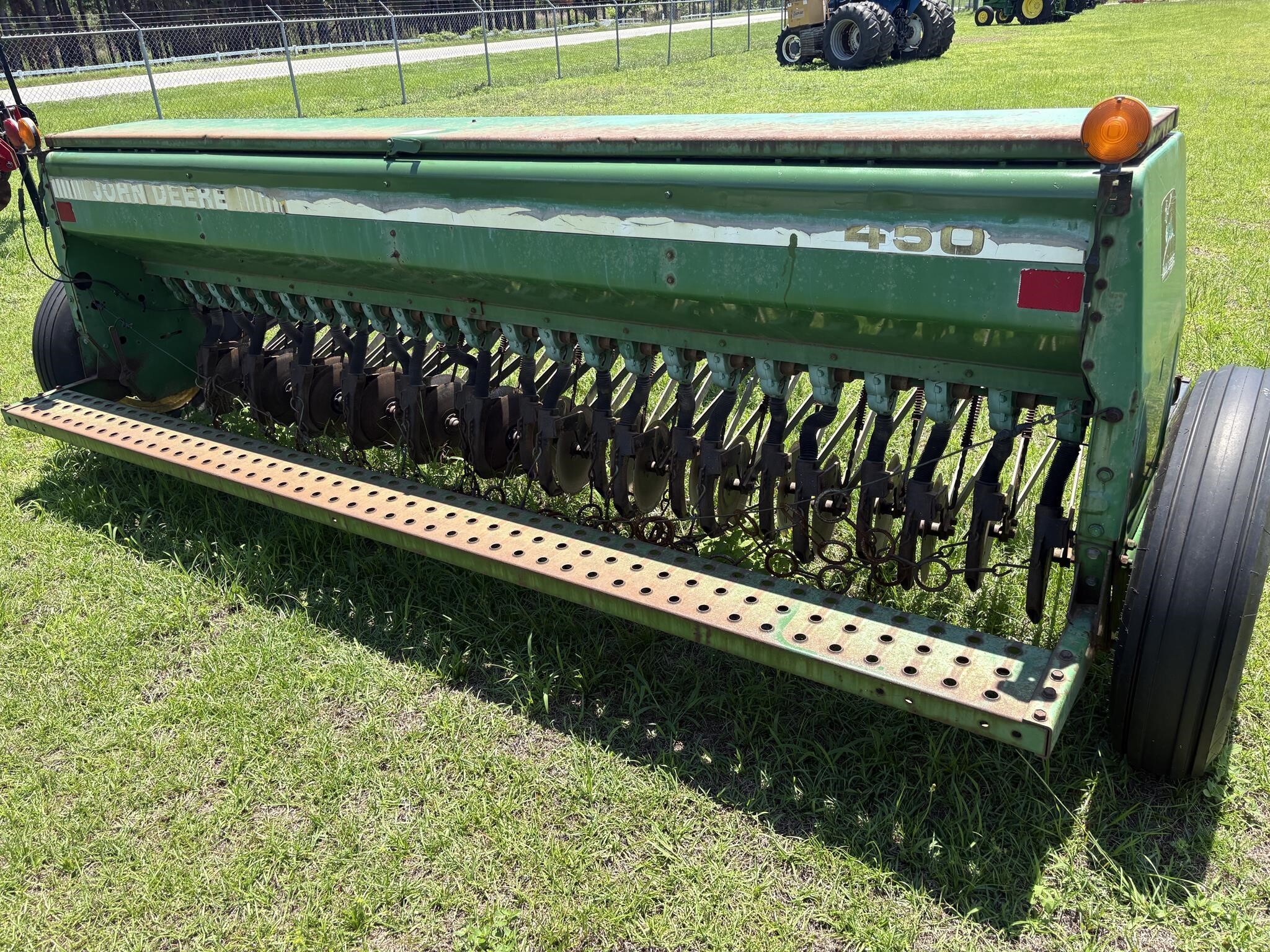 1993 John Deere 450 Drill