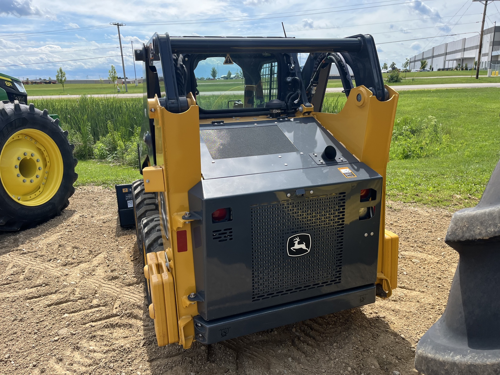 2023 Deere 318G Skid Steer