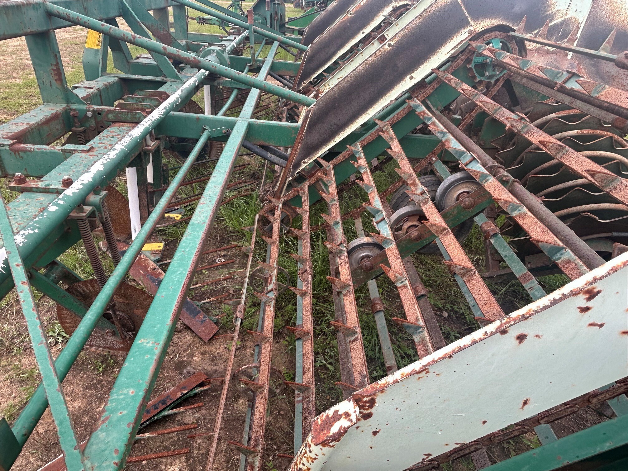  Kelley Manufacturing 636 Peanut Equipment