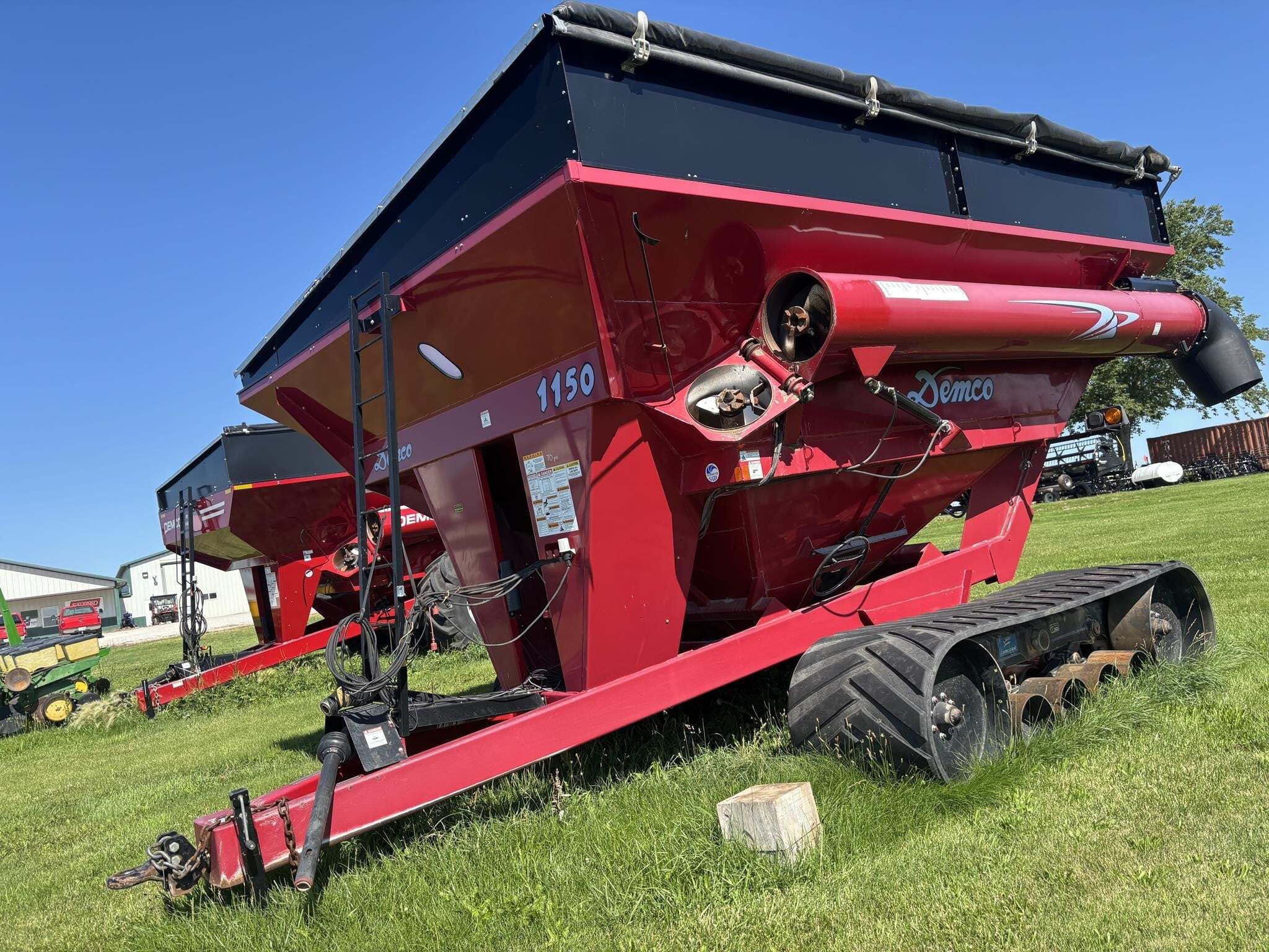 2013 Demco 1150 Grain Cart