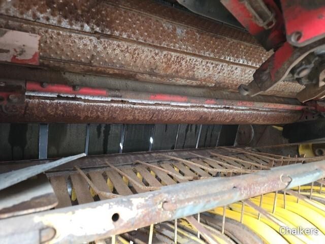 2004 New Holland BR780 Round Baler