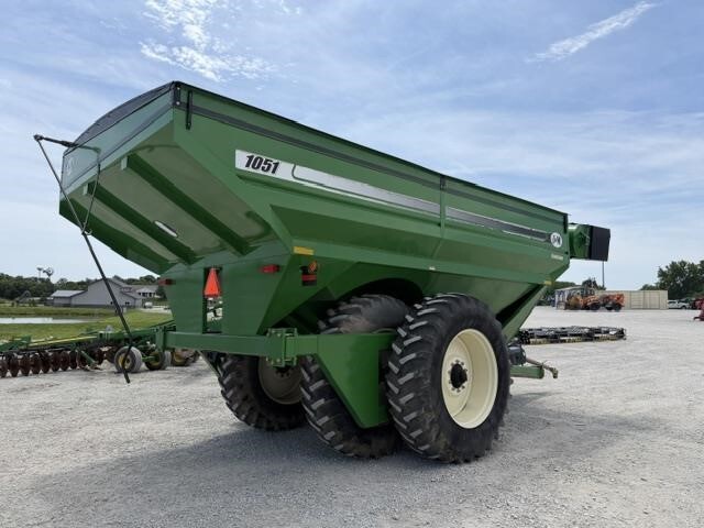  J&M 1051-22 Grain Cart
