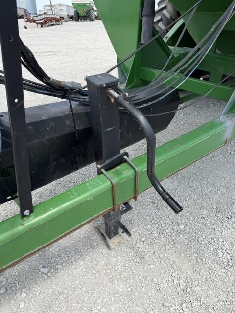  J&M 1051-22 Grain Cart