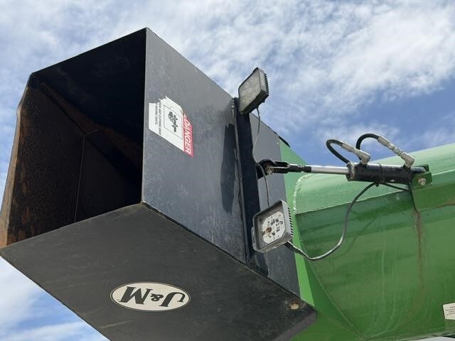  J&M 1051-22 Grain Cart