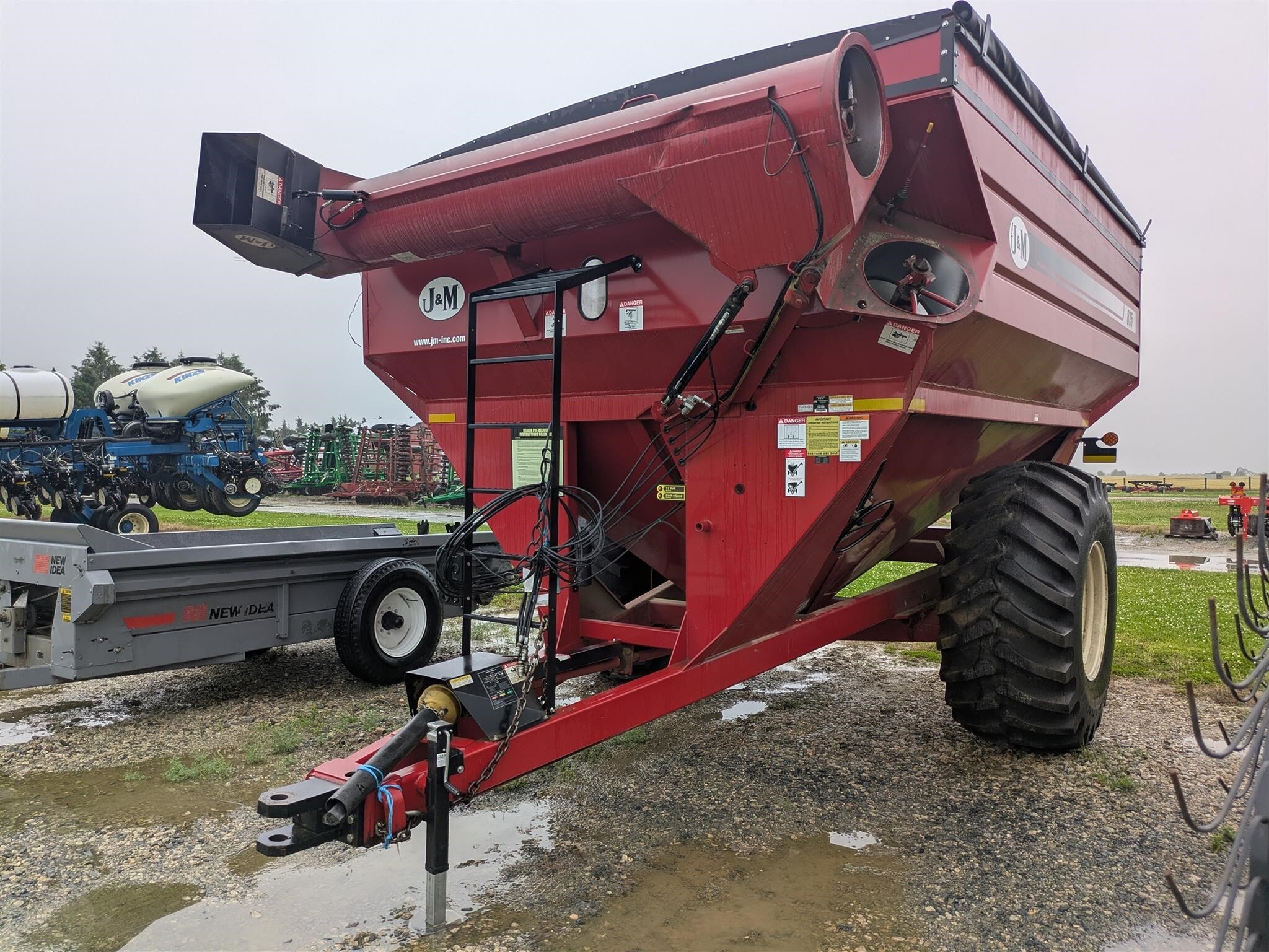 2018 J&M 875-18 Grain Cart