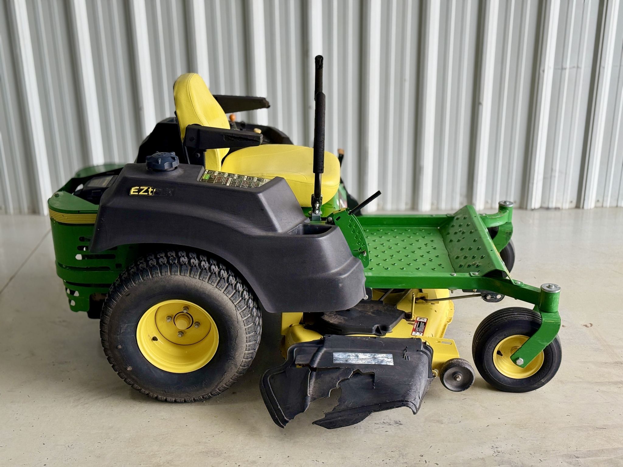 2015 John Deere Z445 Lawn Mower