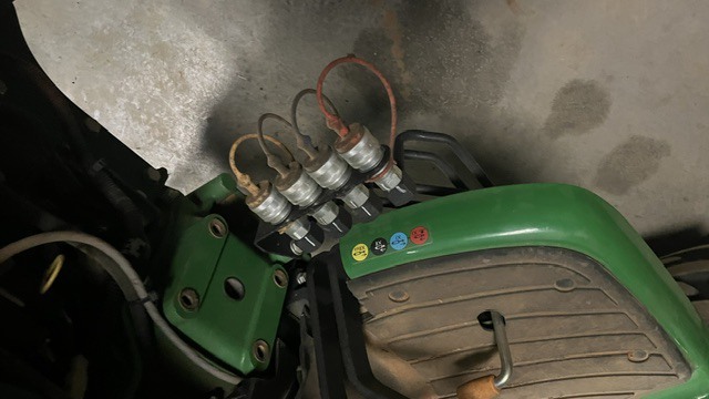 2016 John Deere 3033R Tractor