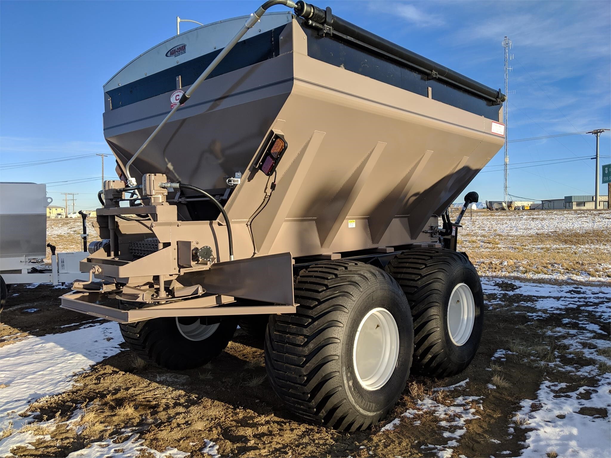 2026 Chandler 35PTT-FT EXW Pull-Type Fertilizer Spreader