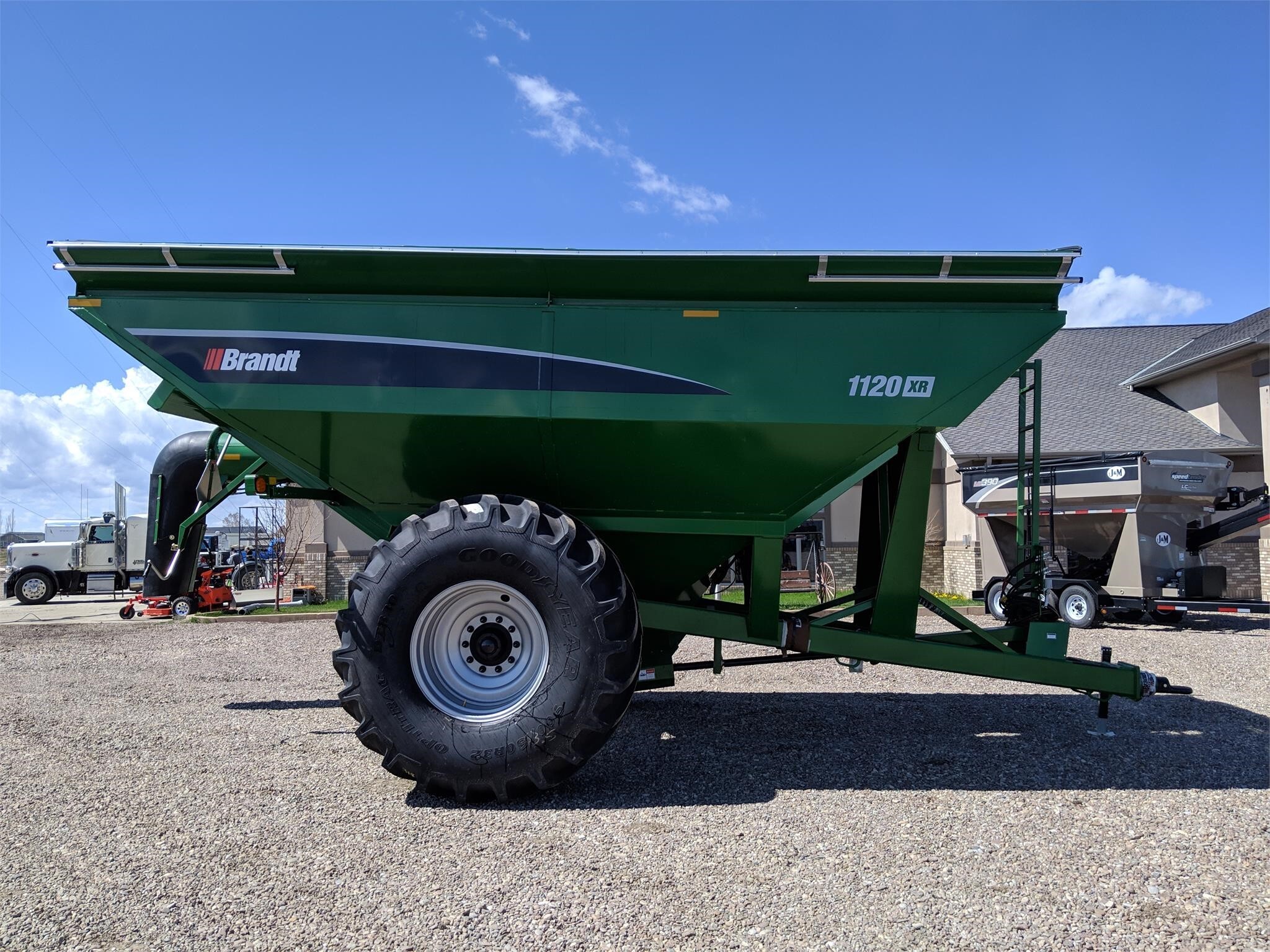  Brandt 1120XR Grain Cart