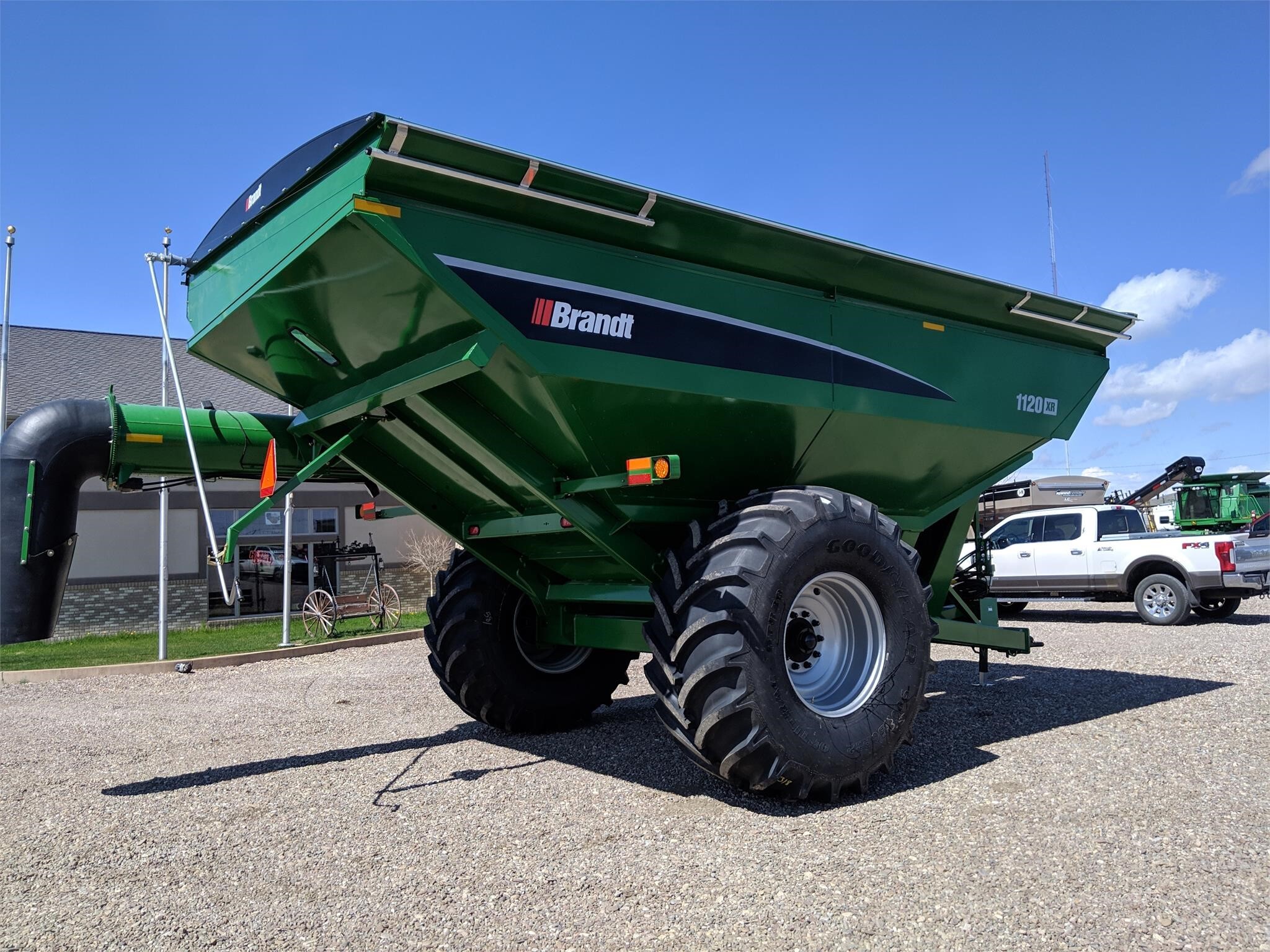  Brandt 1120XR Grain Cart