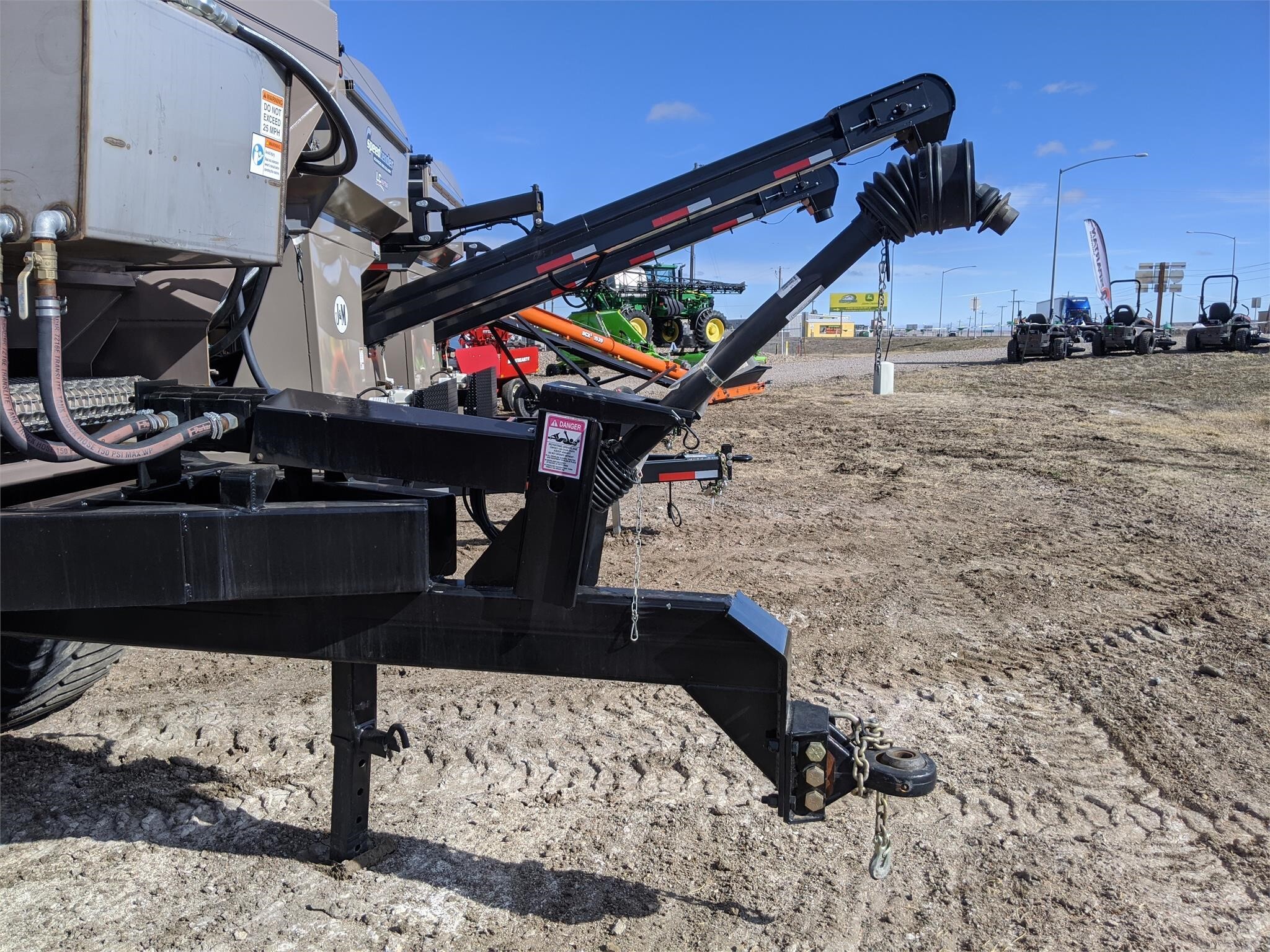 2026 Chandler 35PT-FTLH EXW Pull-Type Fertilizer Spreader