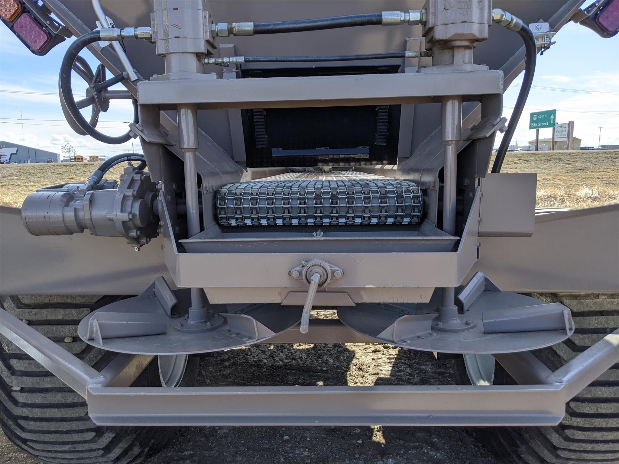 2026 Chandler 35PT-FTLH EXW Pull-Type Fertilizer Spreader