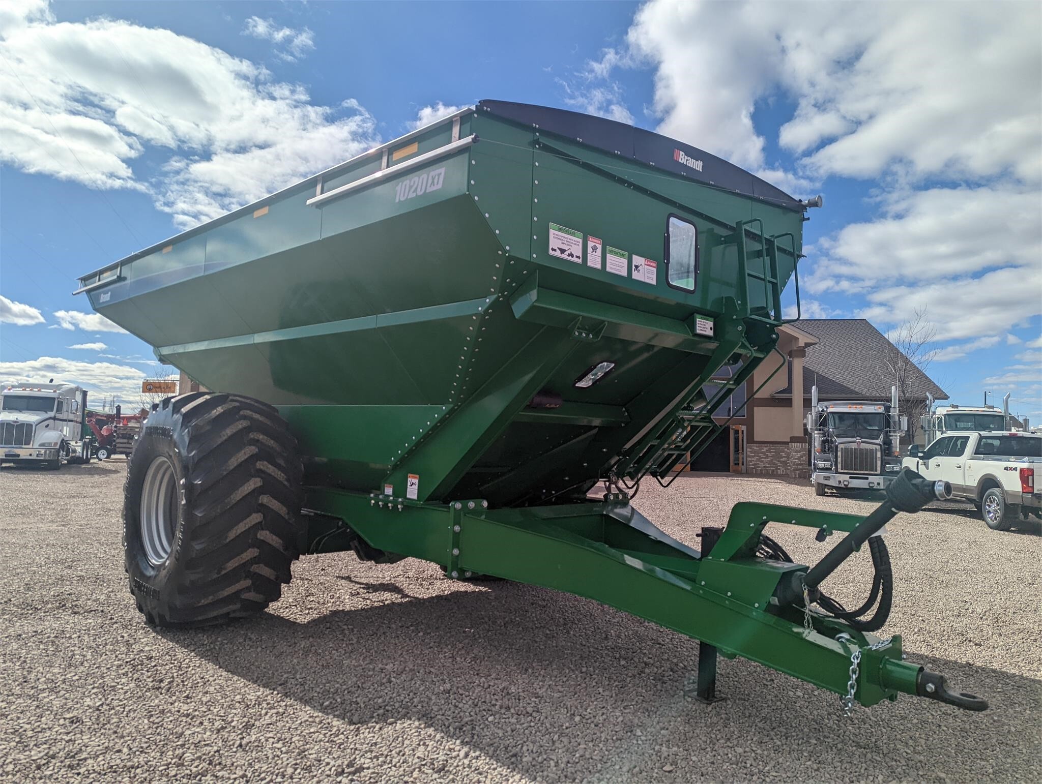 2026 Brandt 1020XT Grain Cart