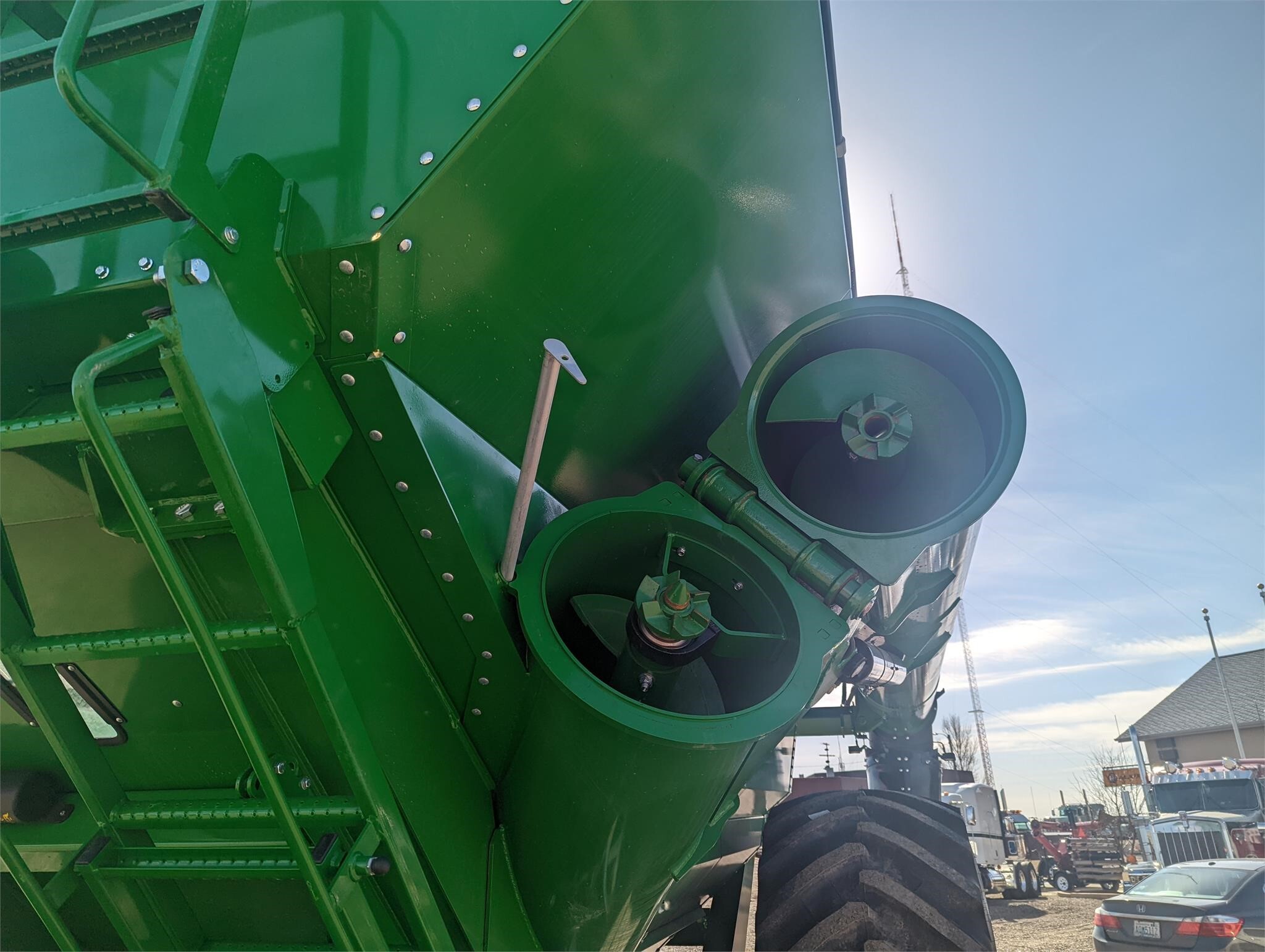 2026 Brandt 1120XT Grain Cart
