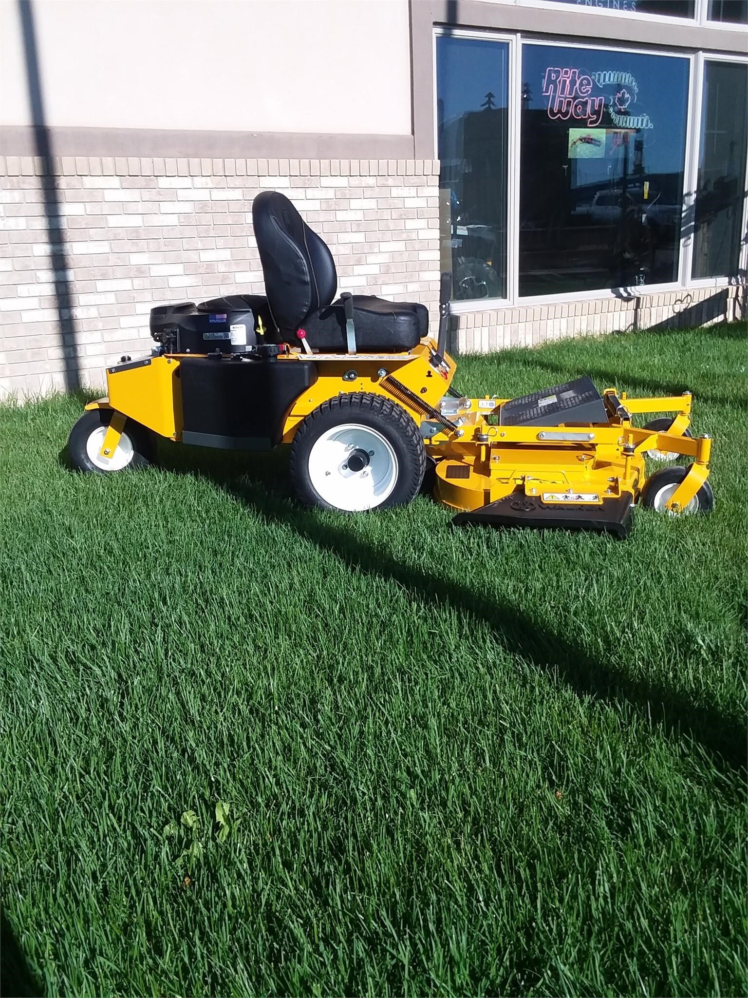 2026 Walker B27I Lawn Mower