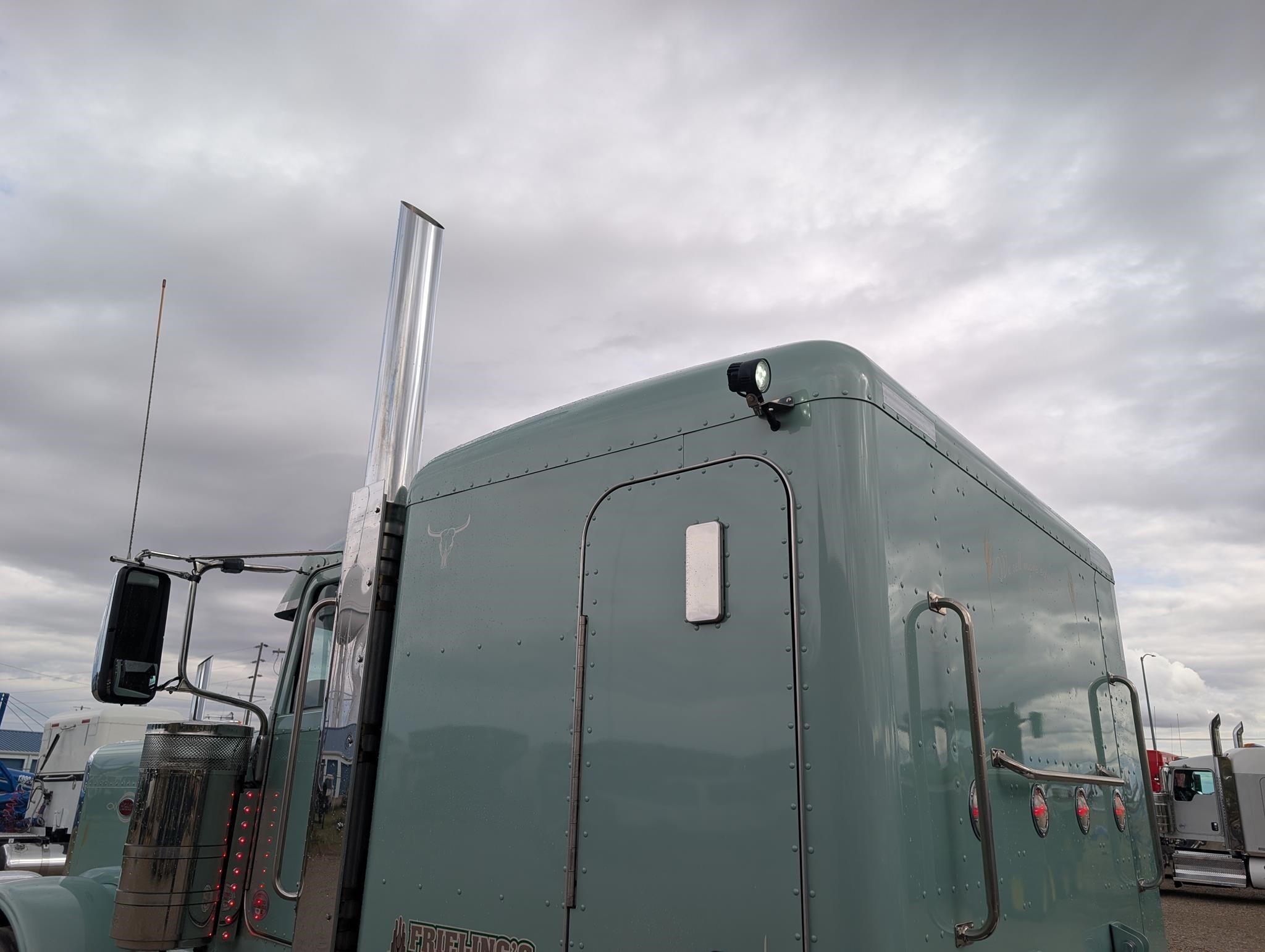 2021 Peterbilt 389 Semi Trucks/Trailer