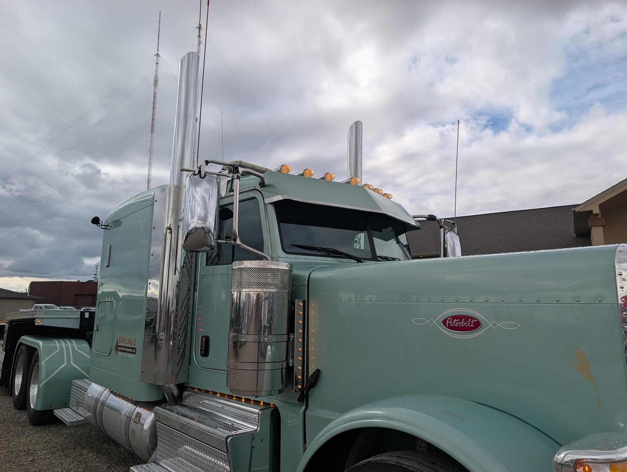 2021 Peterbilt 389 Semi Trucks/Trailer