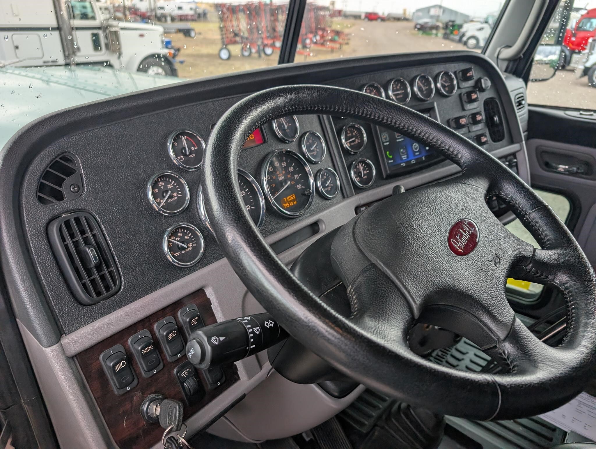 2021 Peterbilt 389 Semi Trucks/Trailer