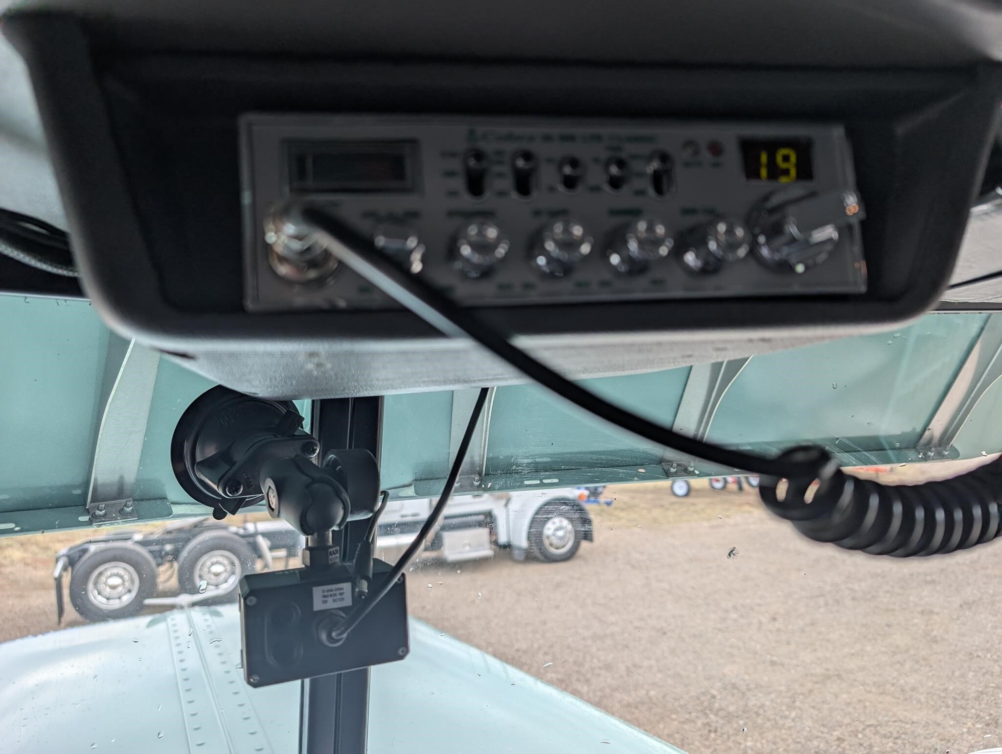 2021 Peterbilt 389 Semi Trucks/Trailer