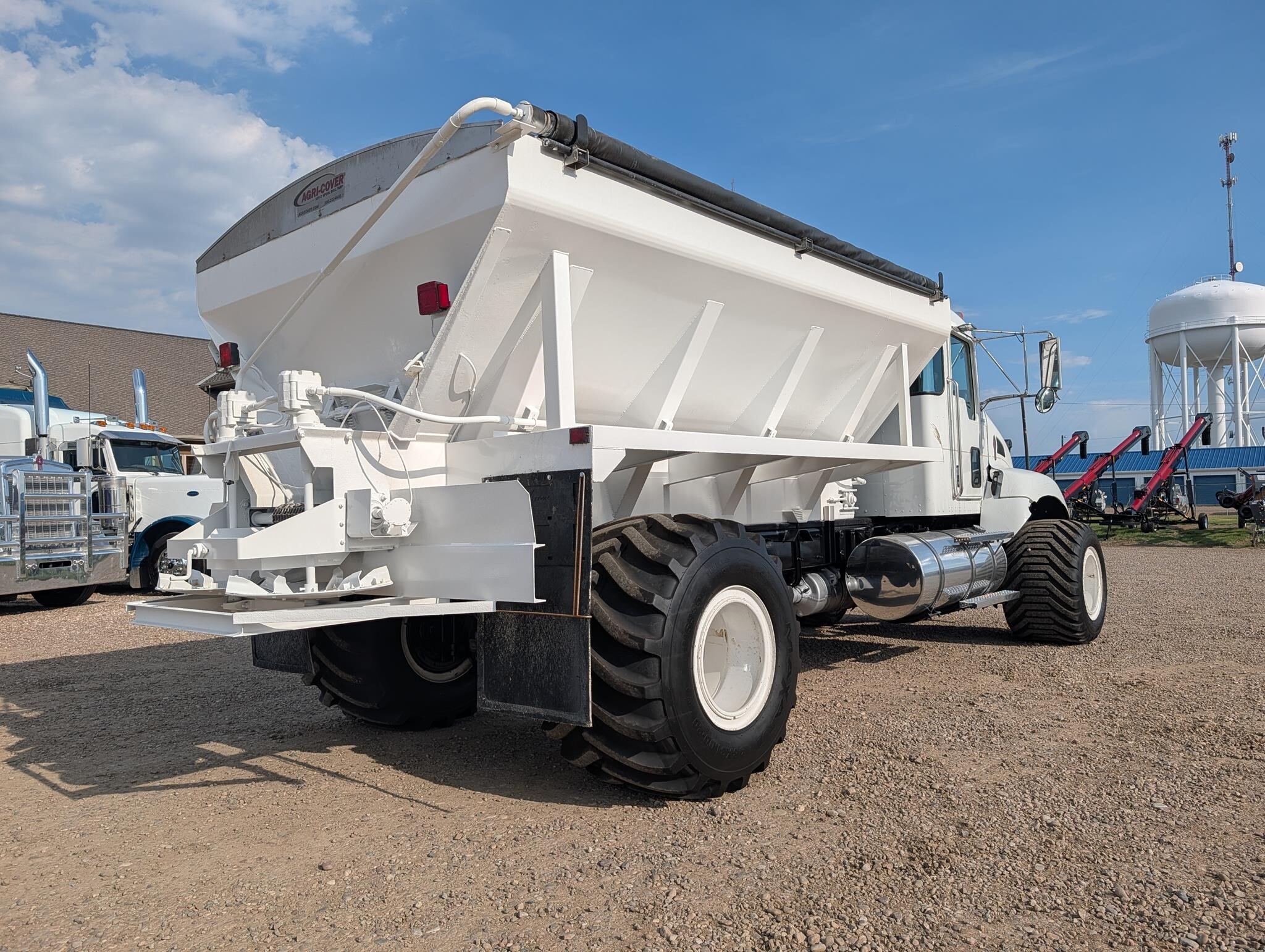 2018 Chandler 20PTT-FT Pull-Type Fertilizer Spreader