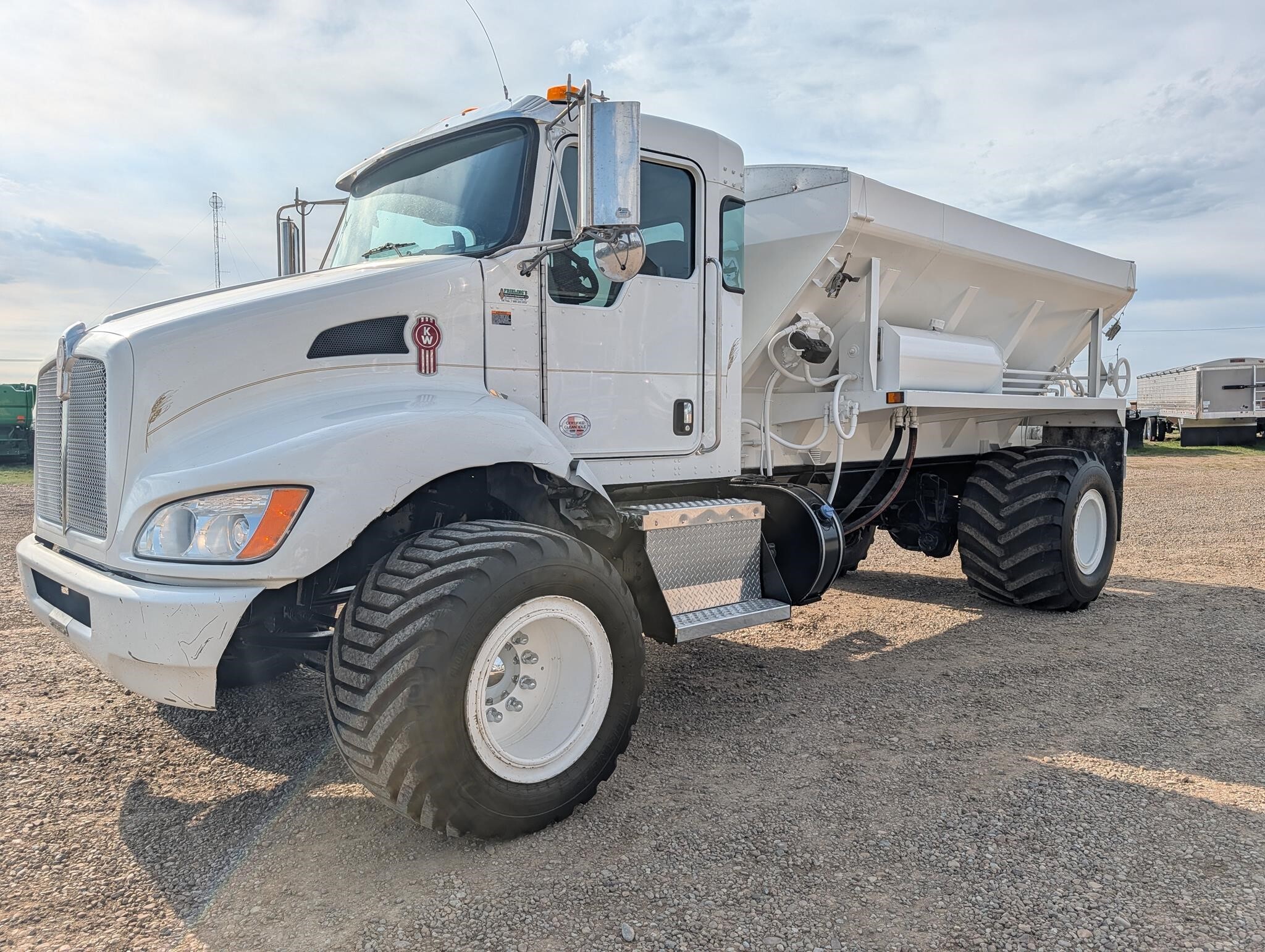 2018 Chandler 20PTT-FT Pull-Type Fertilizer Spreader