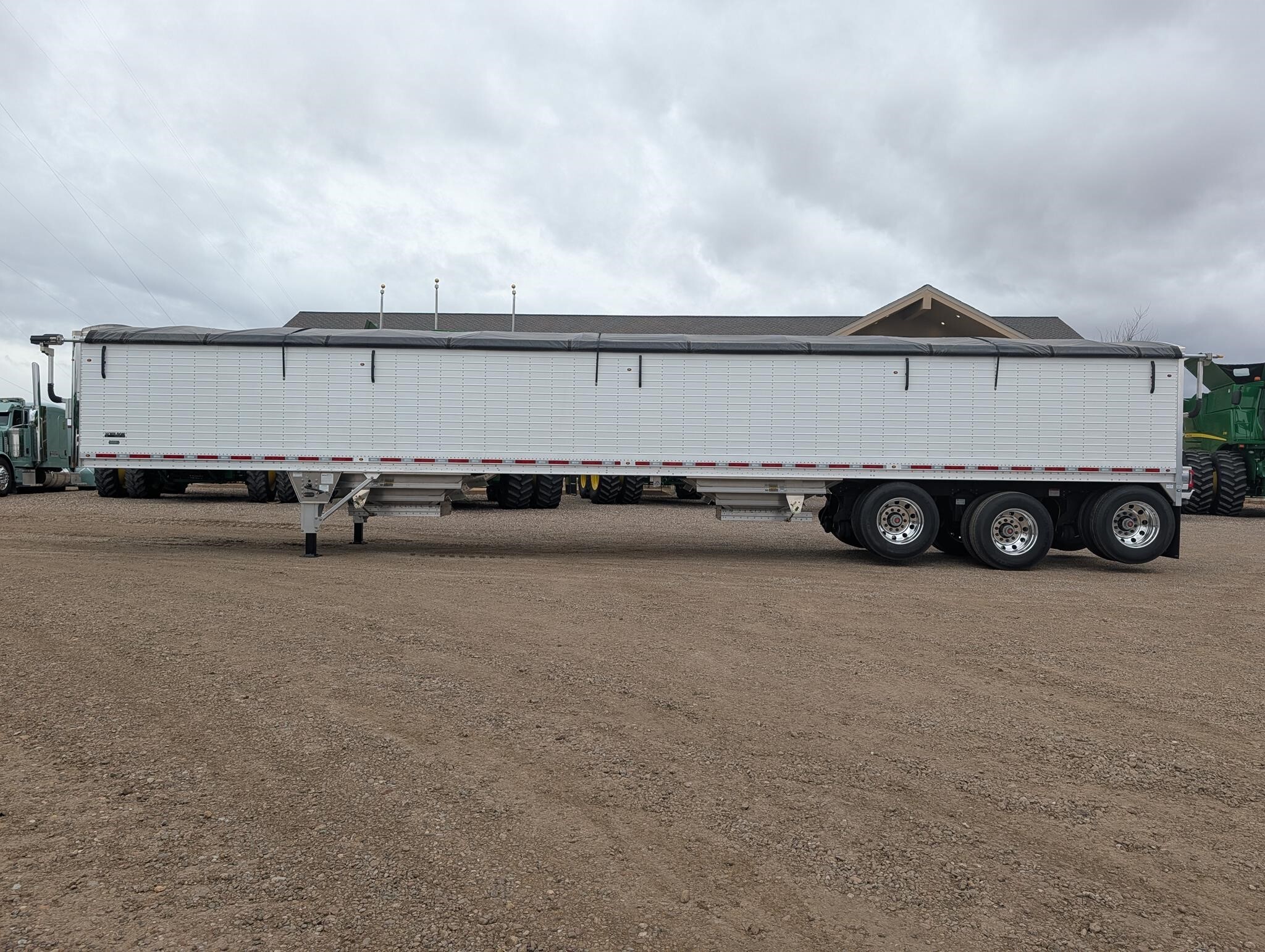 2027 Wilson Pacesetter Grain Trailer