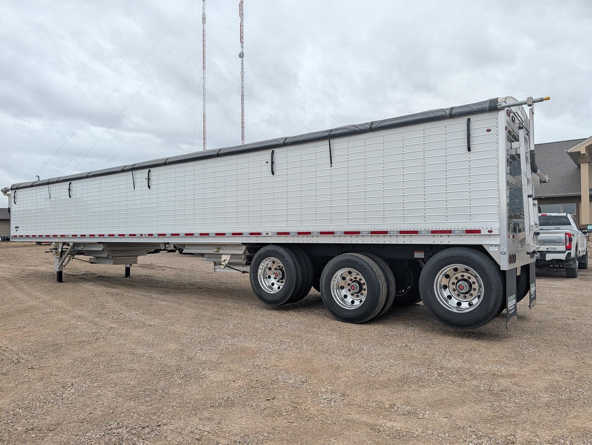 2027 Wilson Pacesetter Grain Trailer