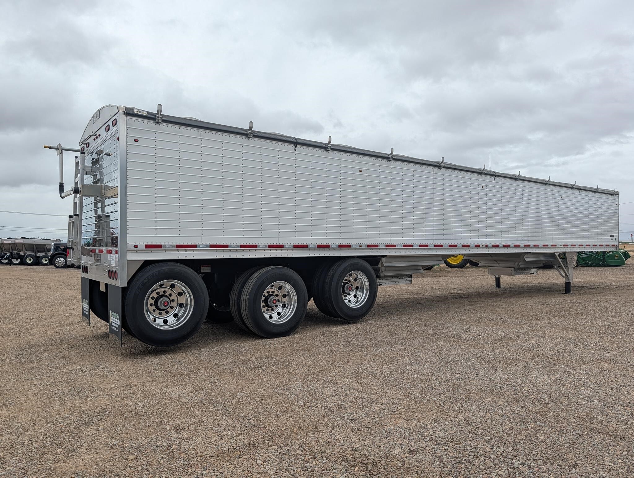 2027 Wilson Pacesetter Grain Trailer