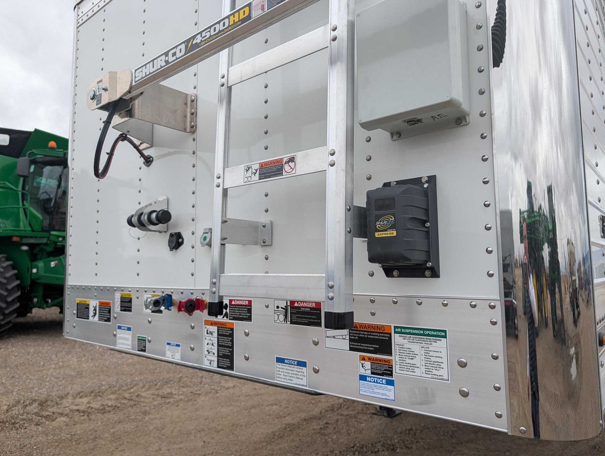2027 Wilson Pacesetter Grain Trailer