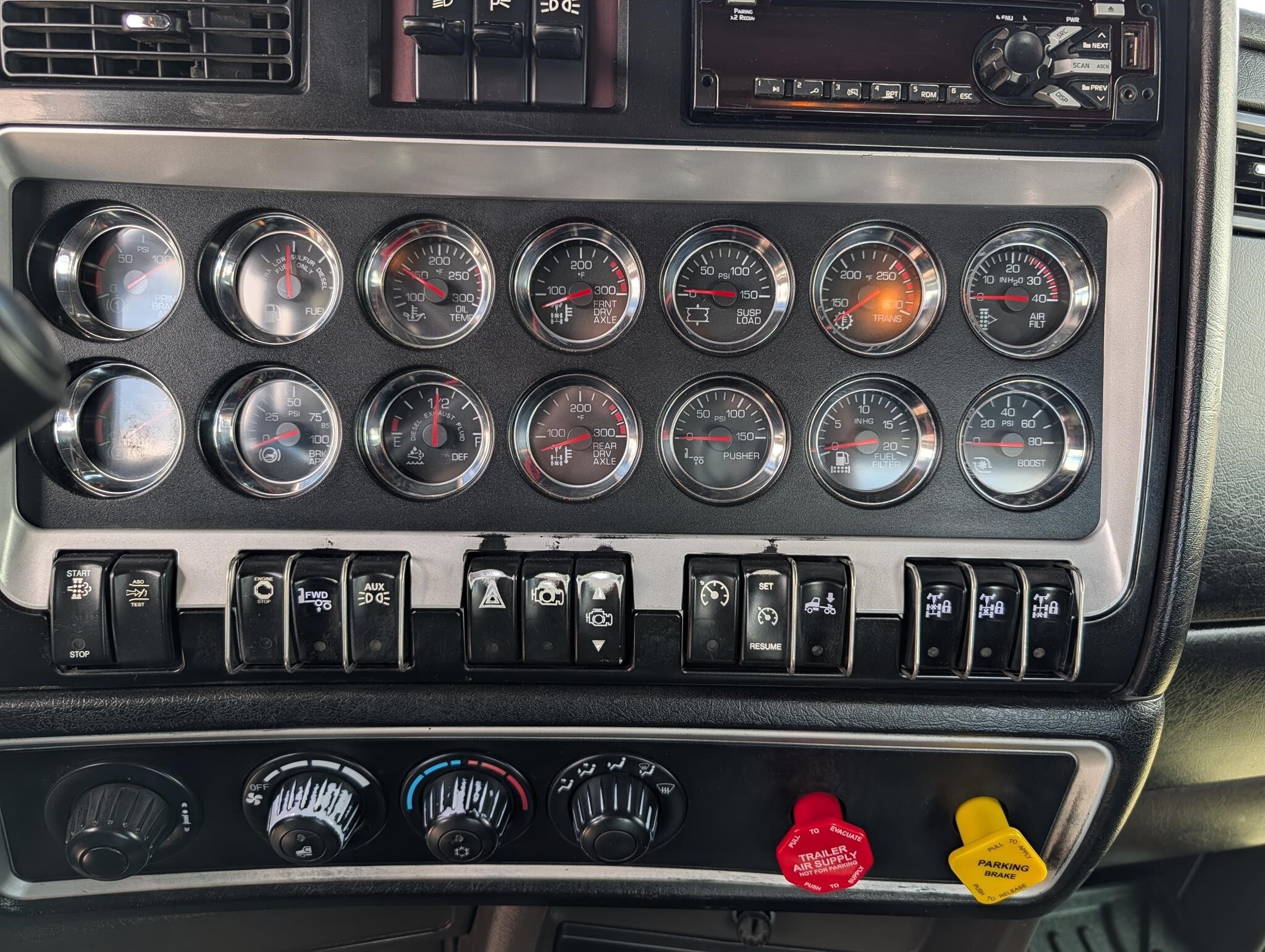 2018 Kenworth W900 Semi Trucks/Trailer