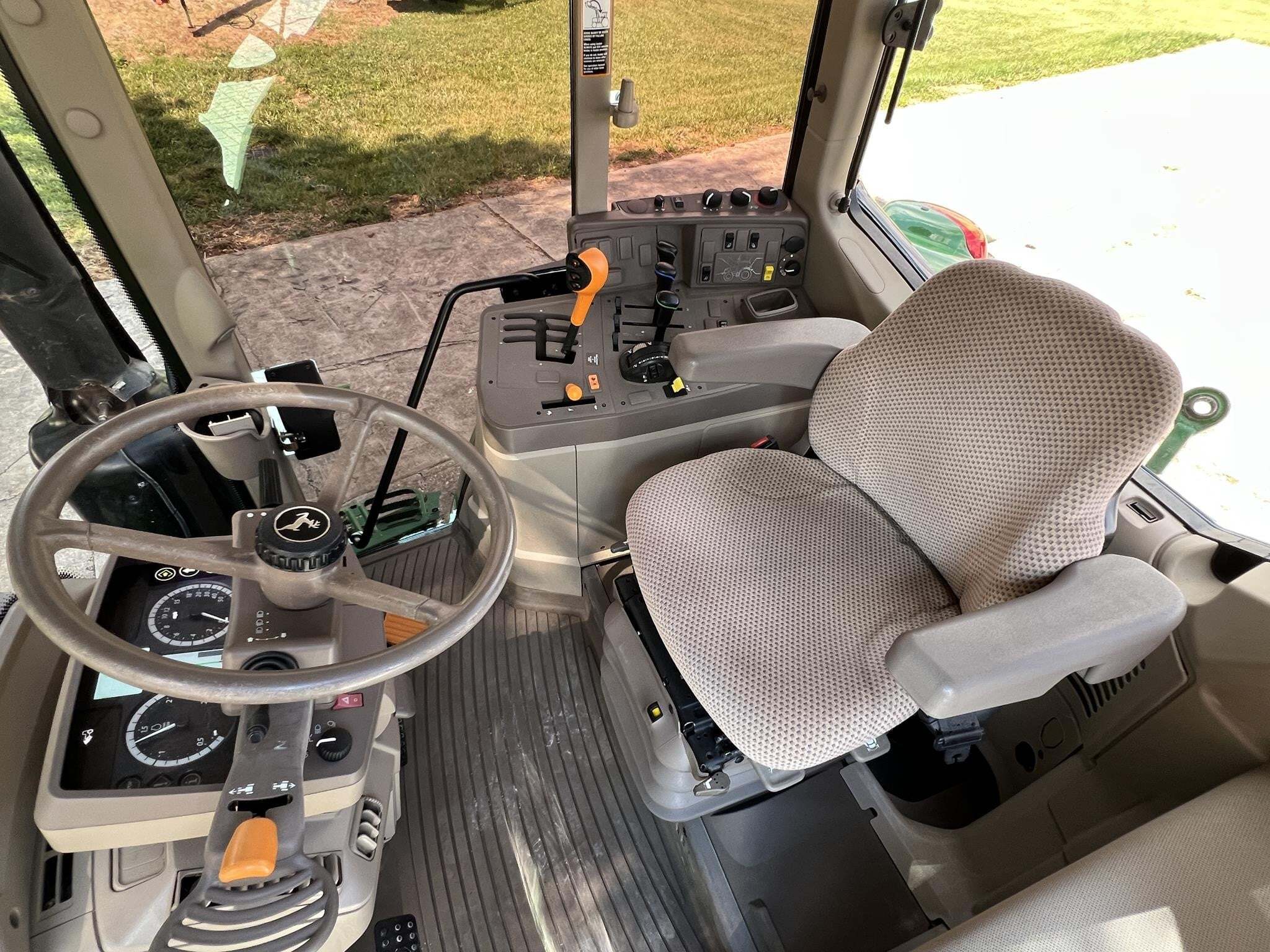 2016 John Deere 6120M Tractor