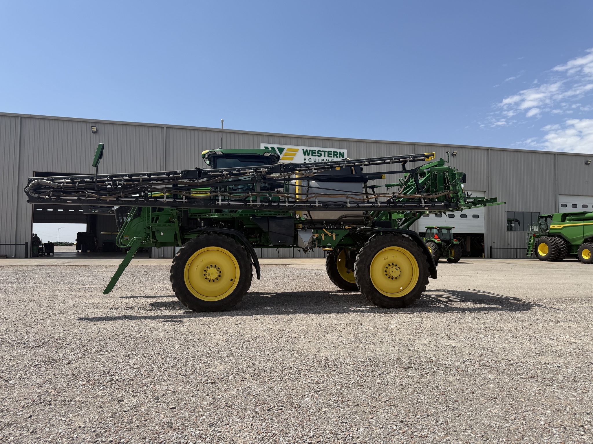 2022 John Deere 412R Self-Propelled Sprayer