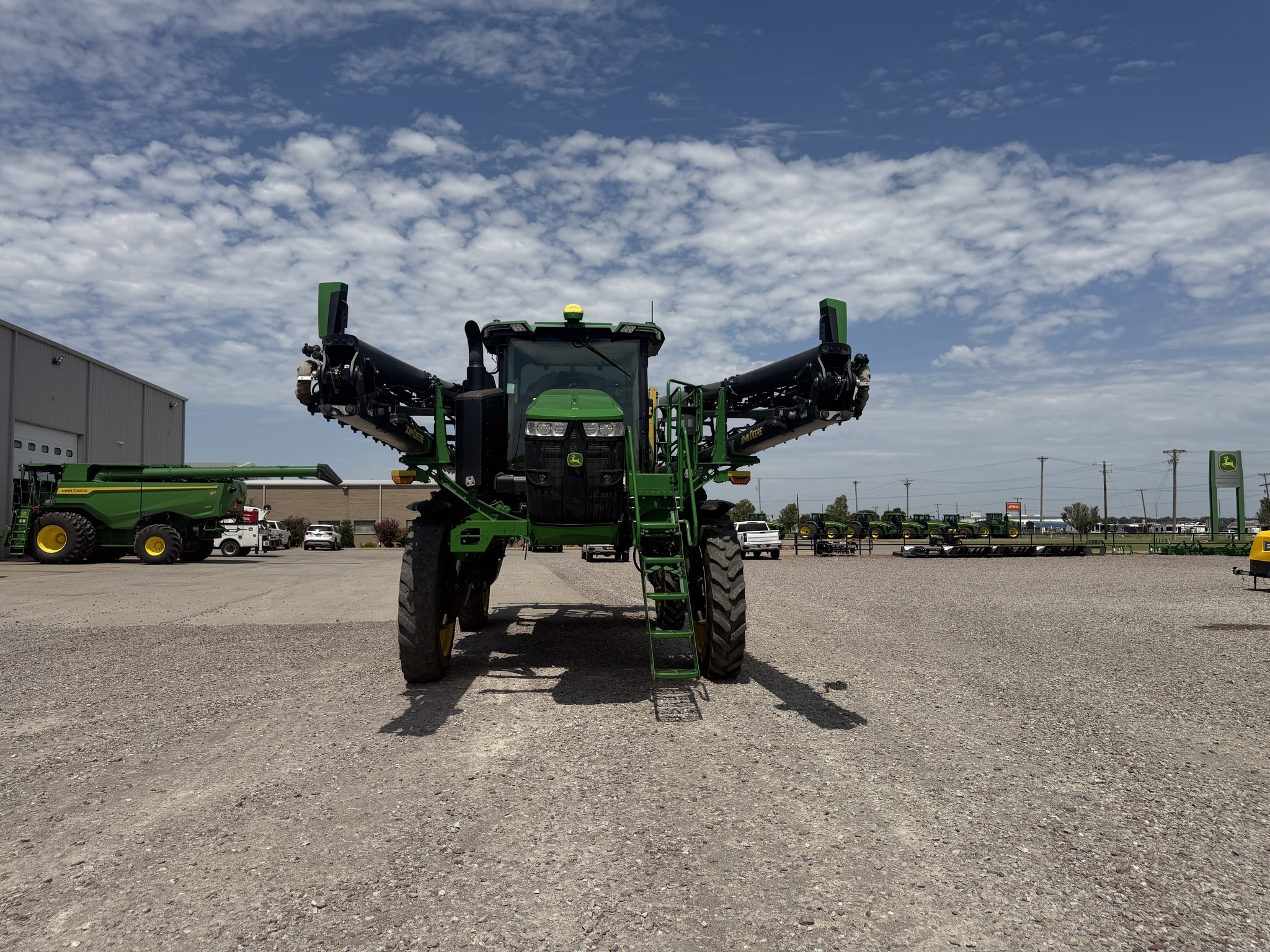 2022 John Deere 412R Self-Propelled Sprayer