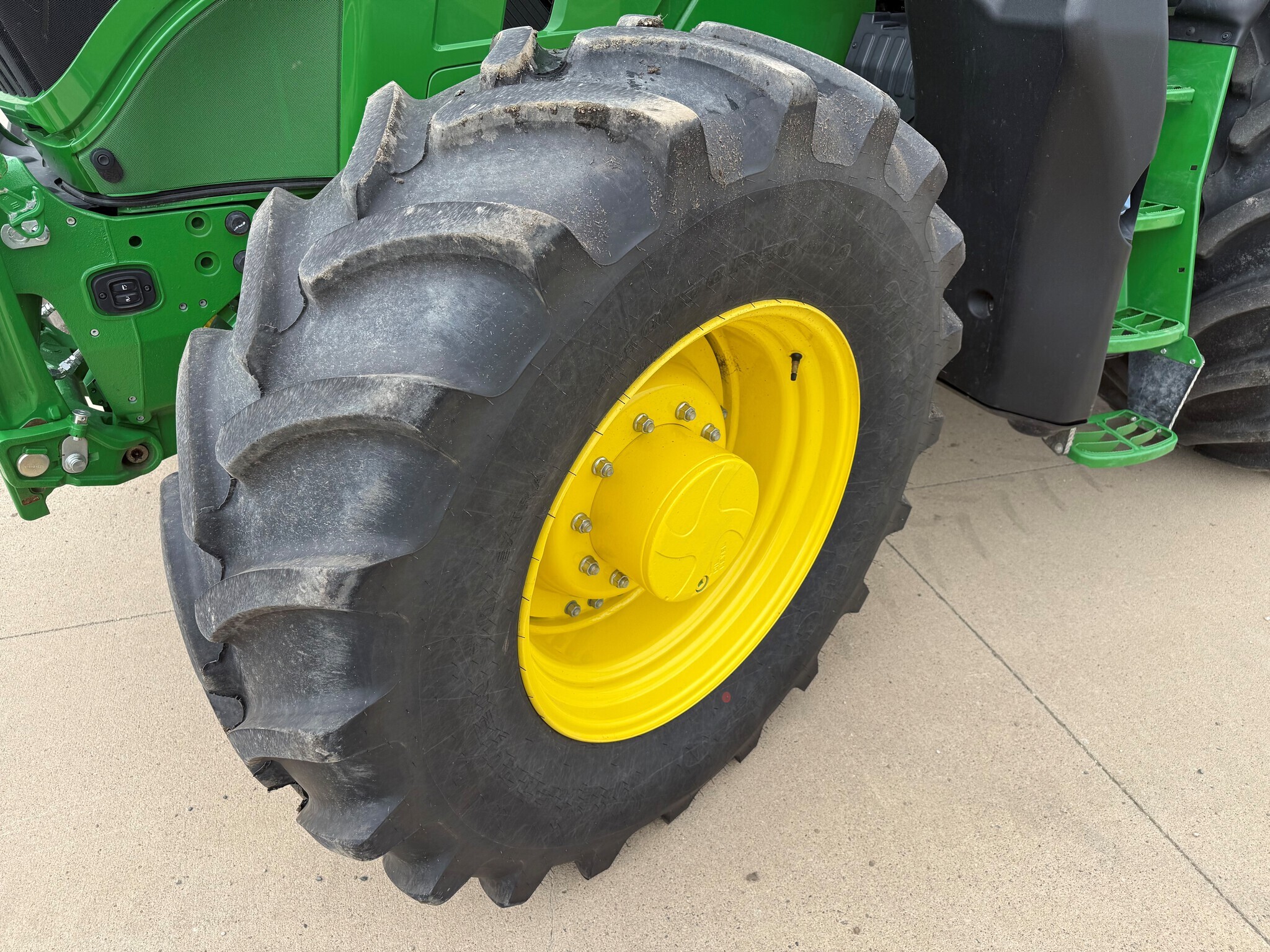 2025 John Deere 6R 175 Tractor
