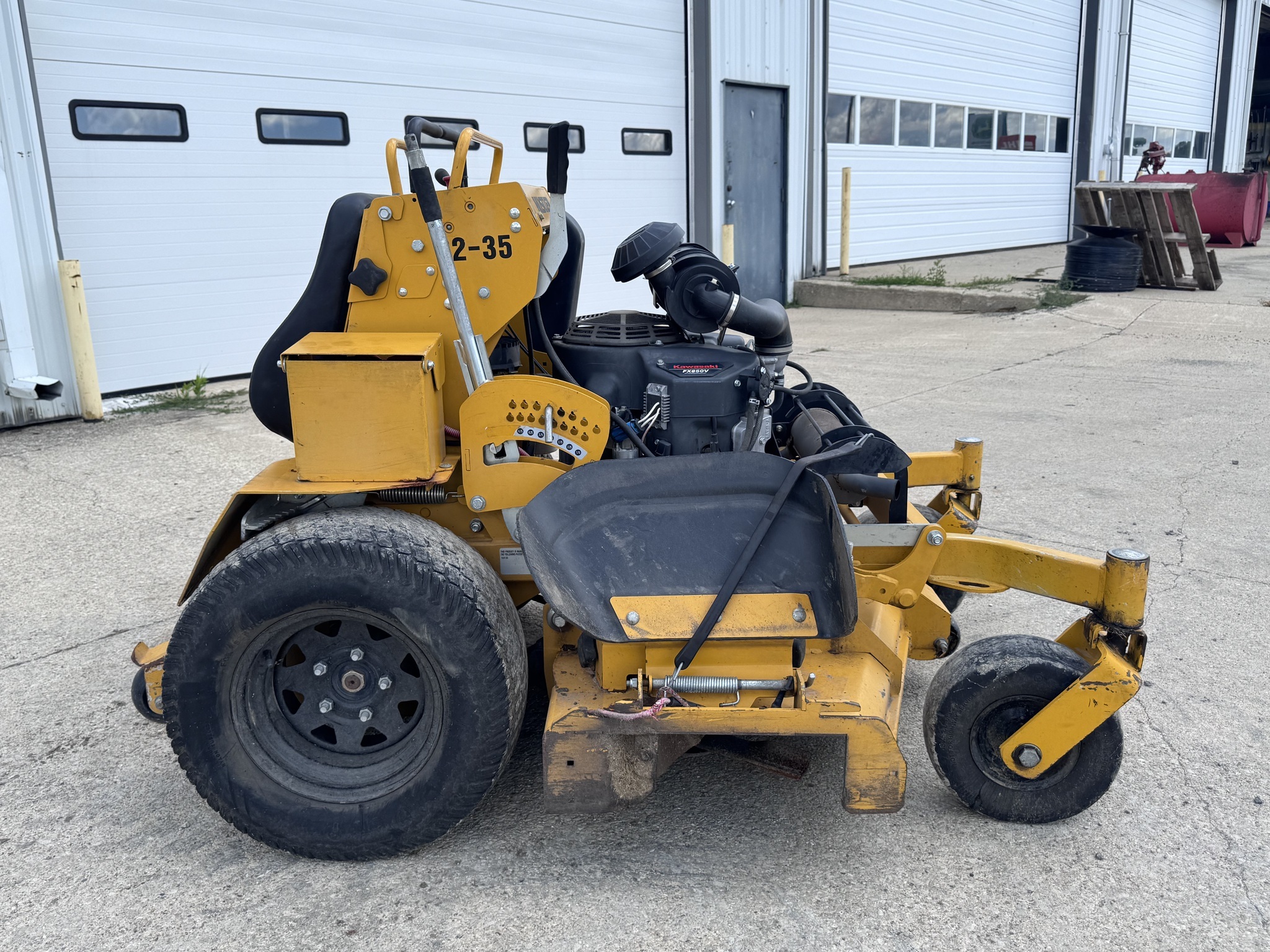 2022 Hustler SUPER S 52 Lawn Mower