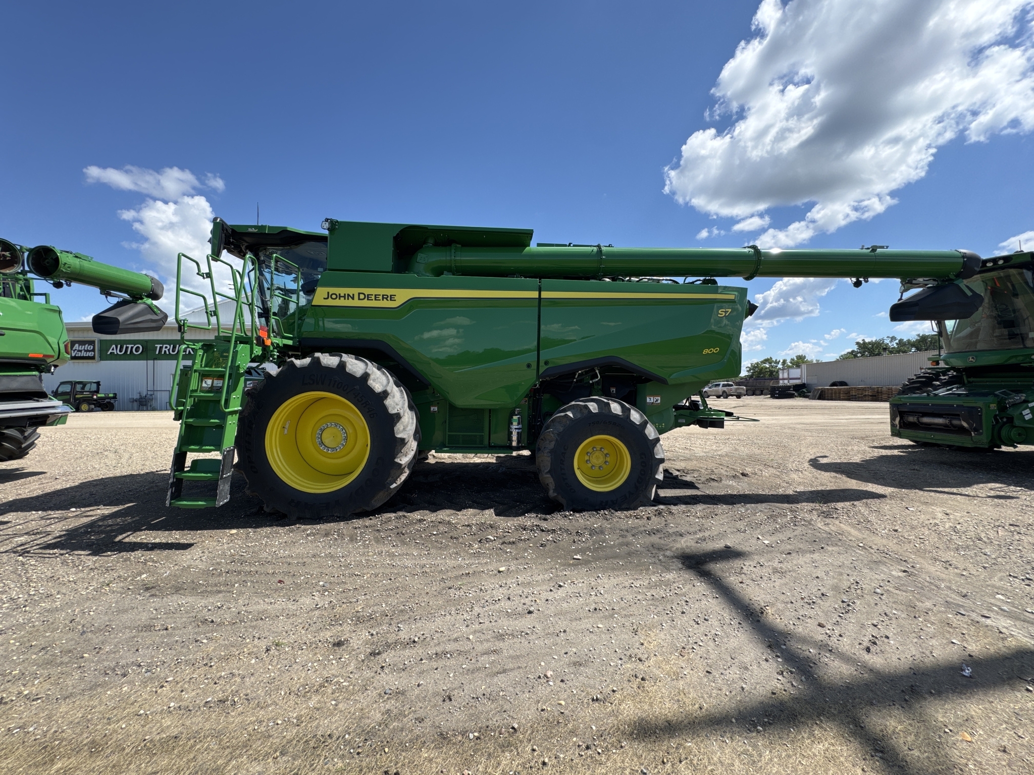 2025 John Deere S7 800 Combine
