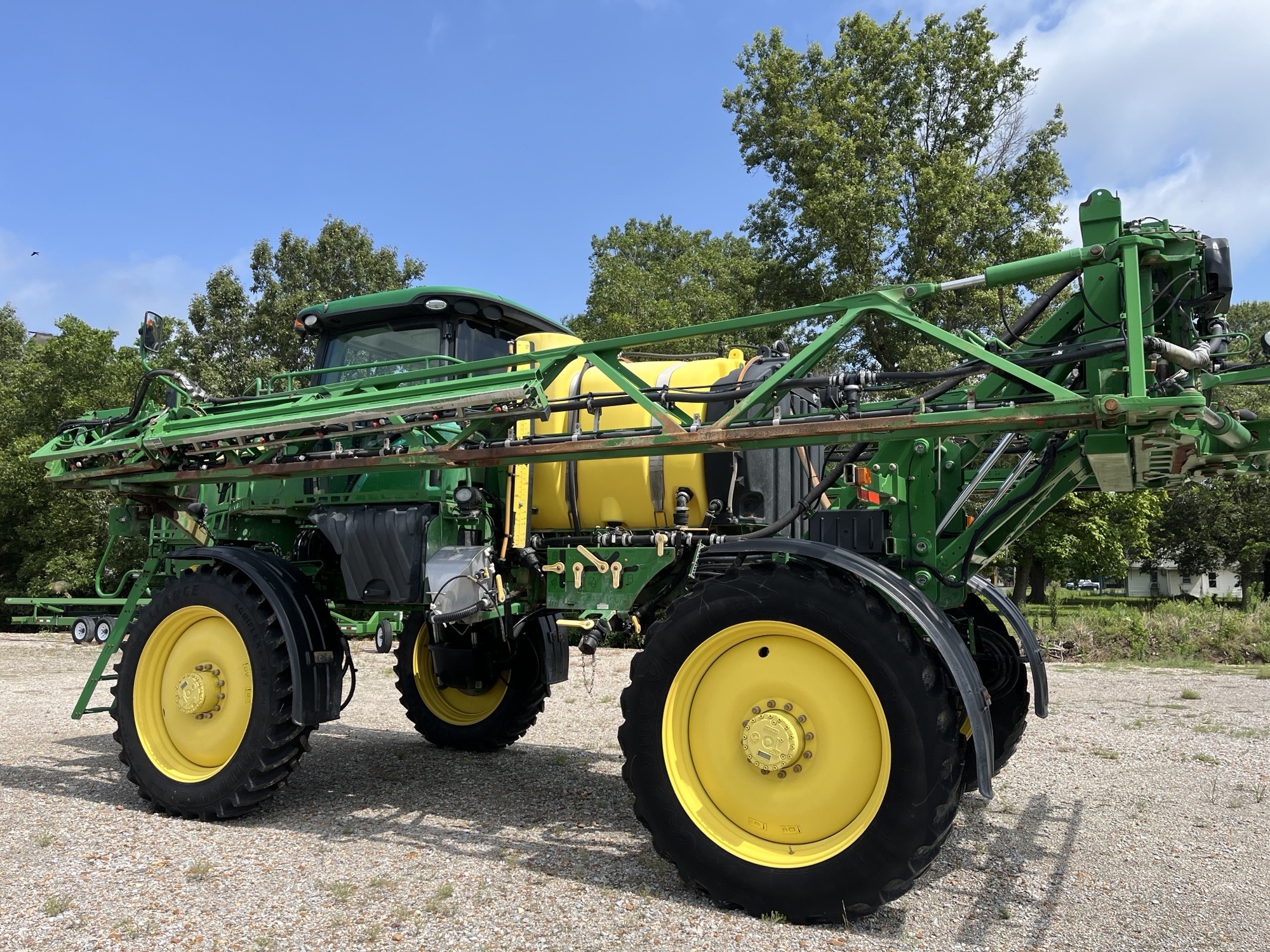 2015 John Deere R4030 Self-Propelled Sprayer