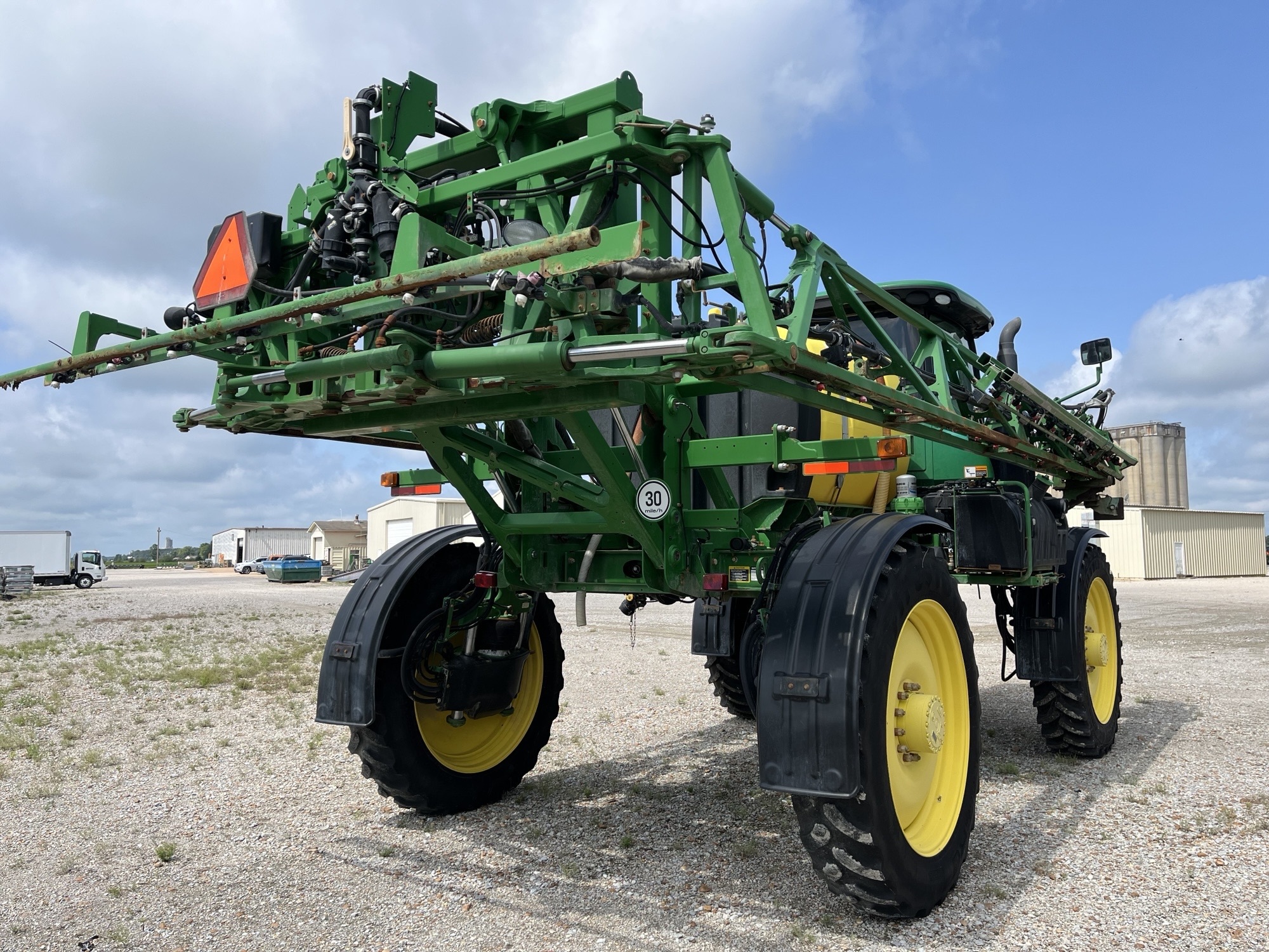 2015 John Deere R4030 Self-Propelled Sprayer