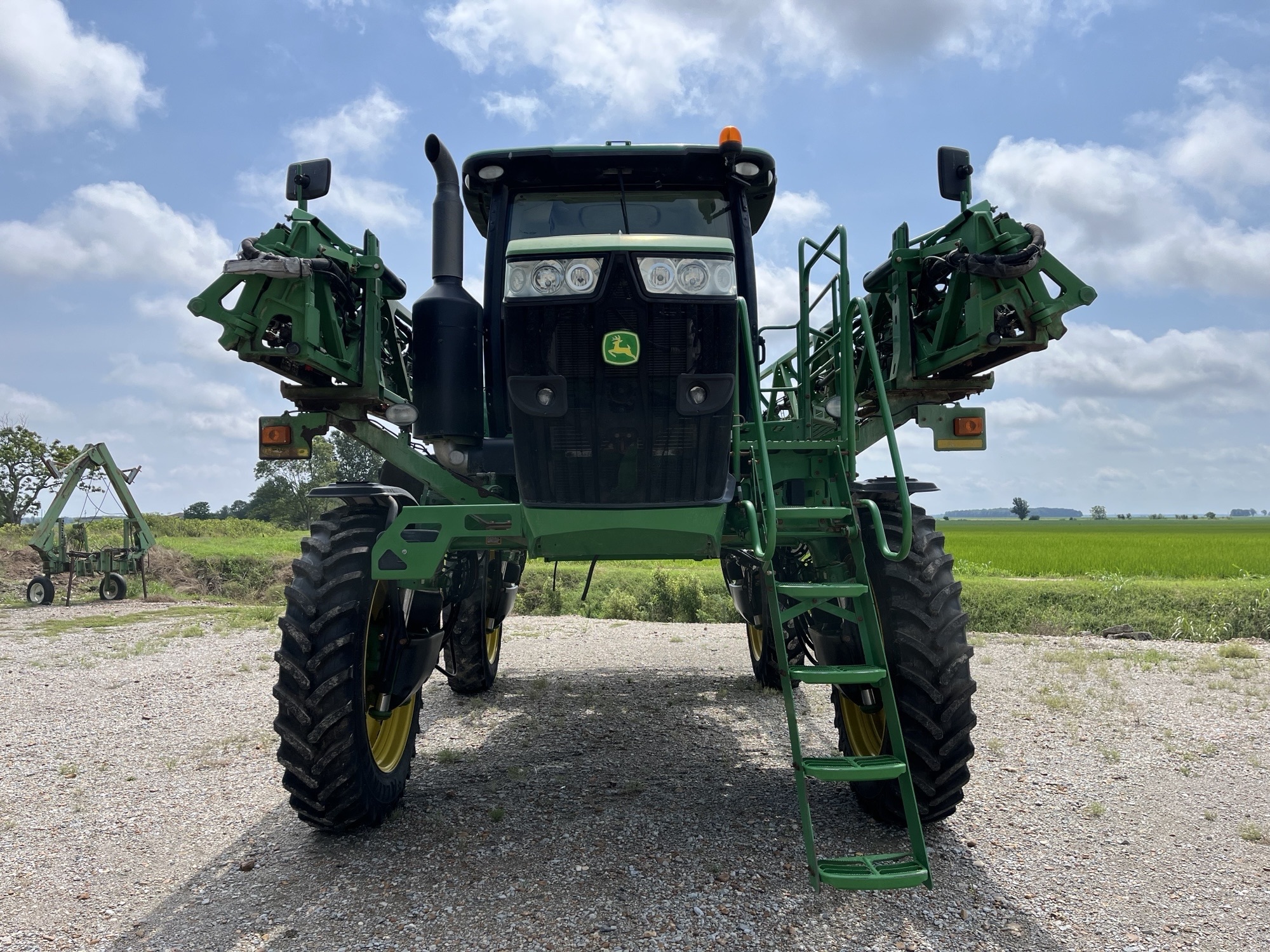 2015 John Deere R4030 Self-Propelled Sprayer