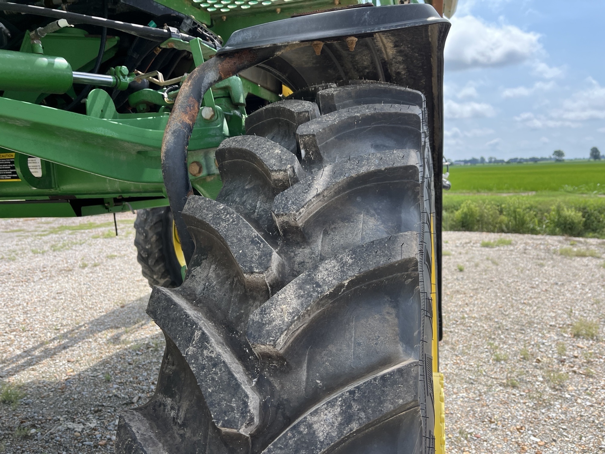 2015 John Deere R4030 Self-Propelled Sprayer