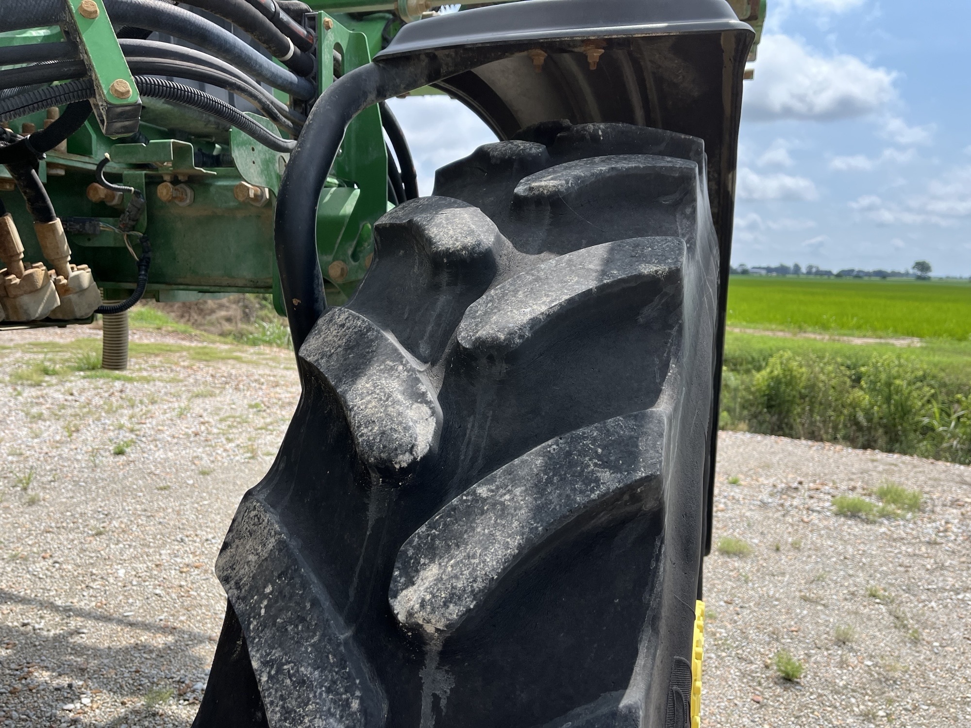 2015 John Deere R4030 Self-Propelled Sprayer